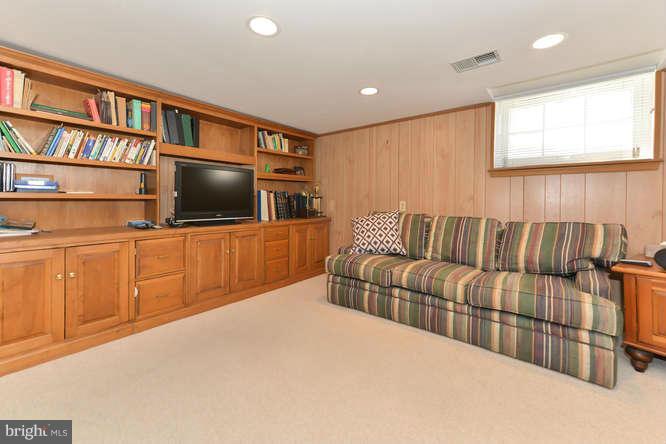 MOUNT VERNON PARK - Residential Lease