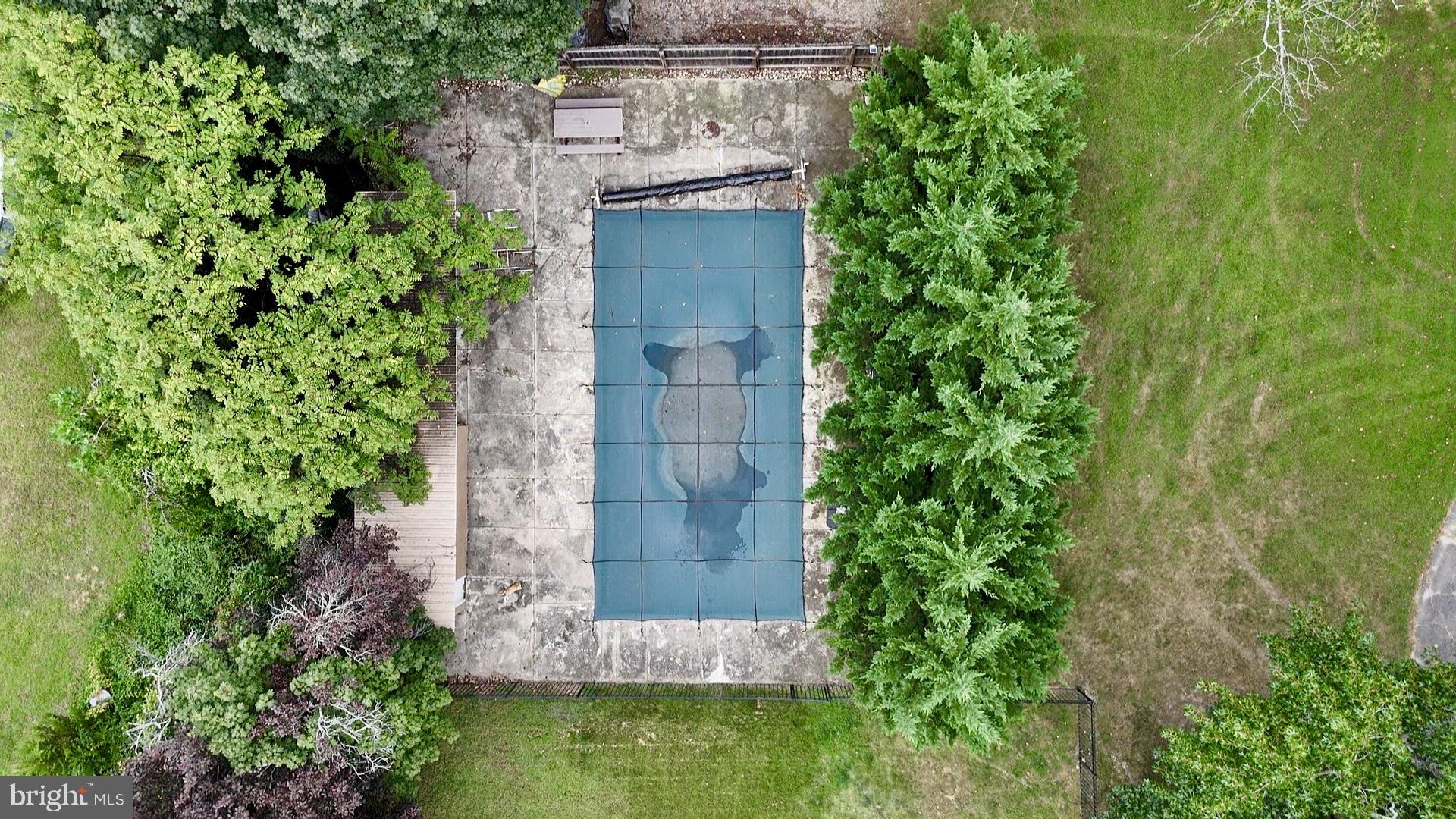 1208 E CRESCENT DRIVE