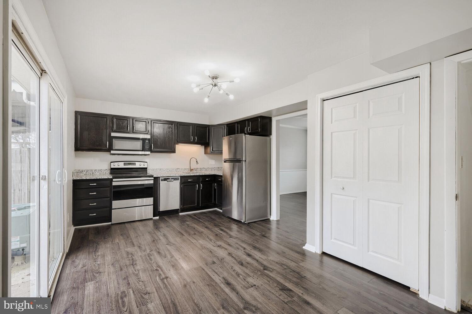 HARFORD SQUARE - Residential