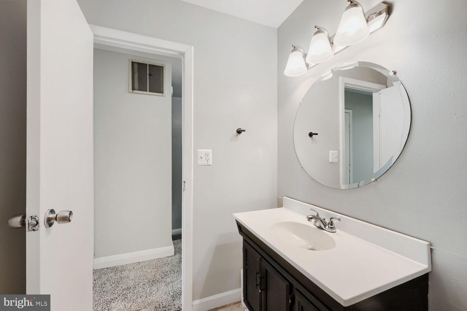 HARFORD SQUARE - Residential