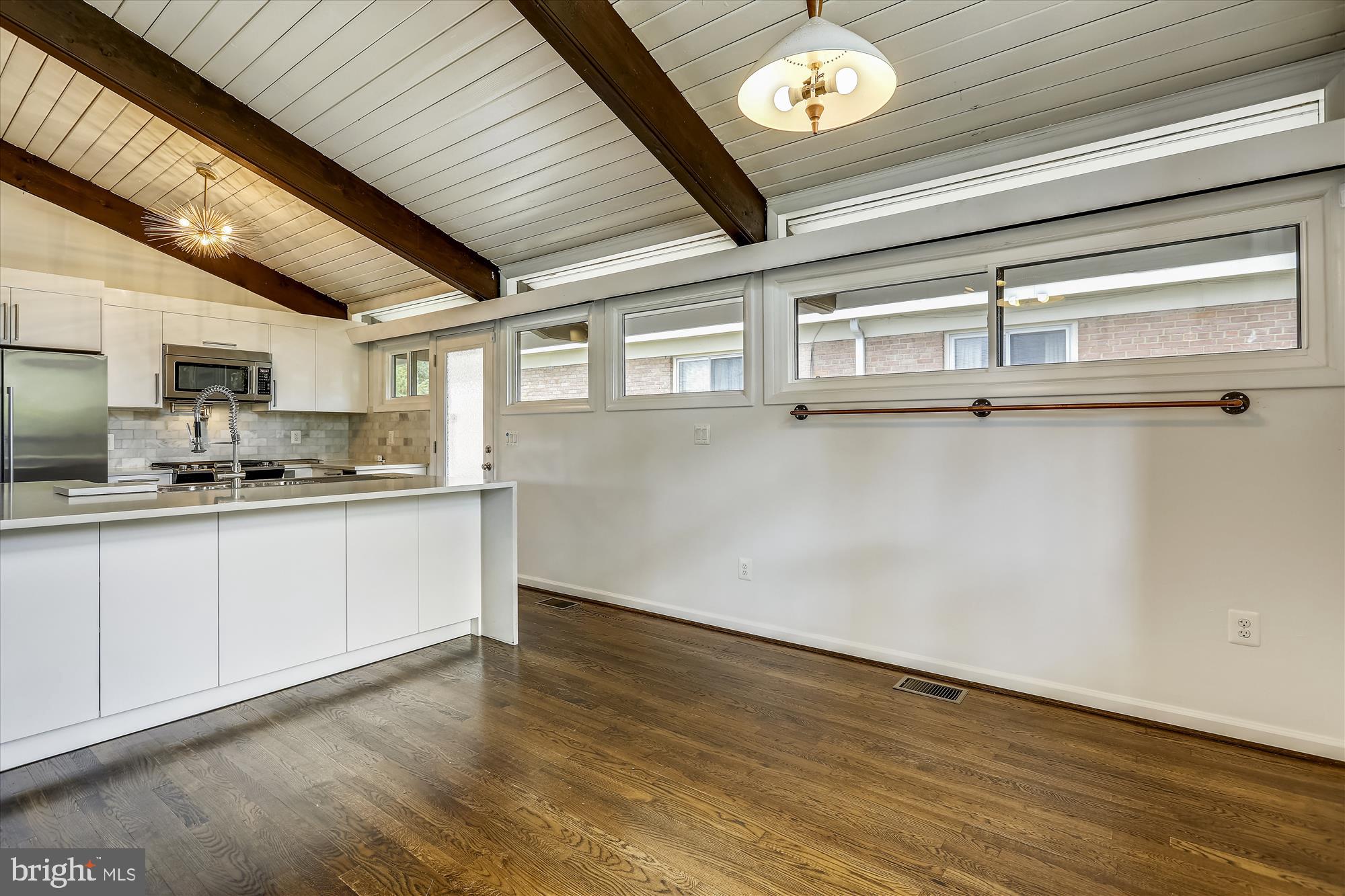 GREENWICH FOREST - Residential Lease