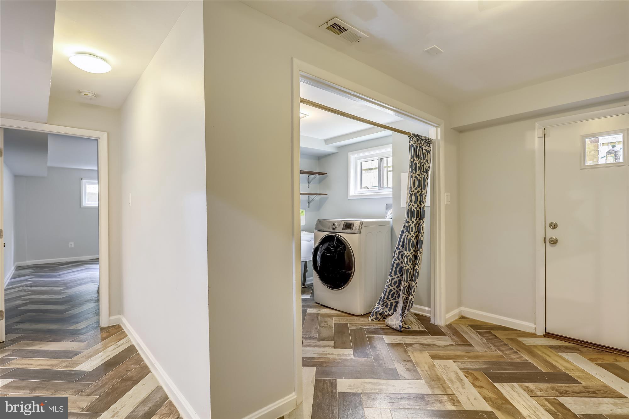 GREENWICH FOREST - Residential Lease