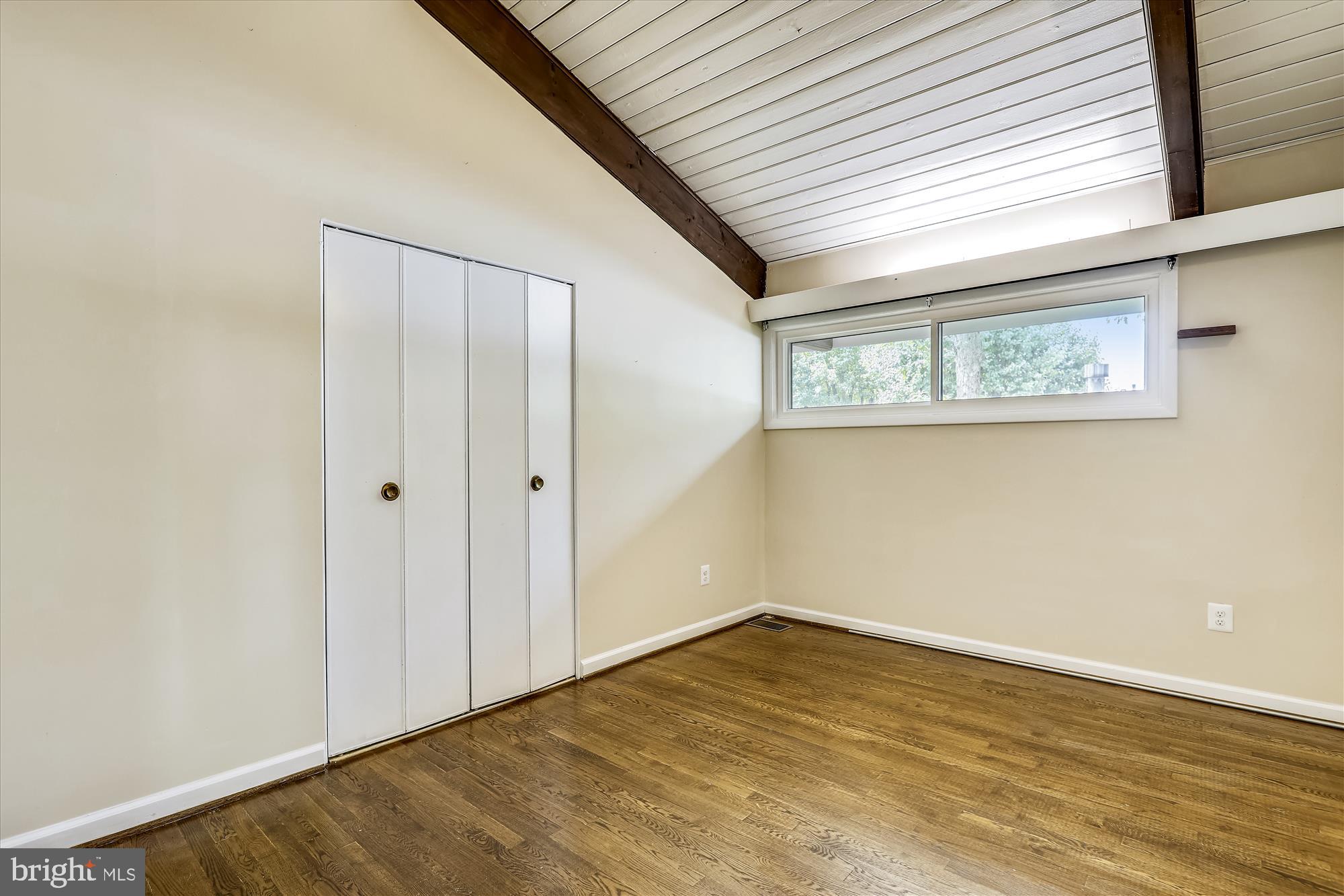 GREENWICH FOREST - Residential Lease