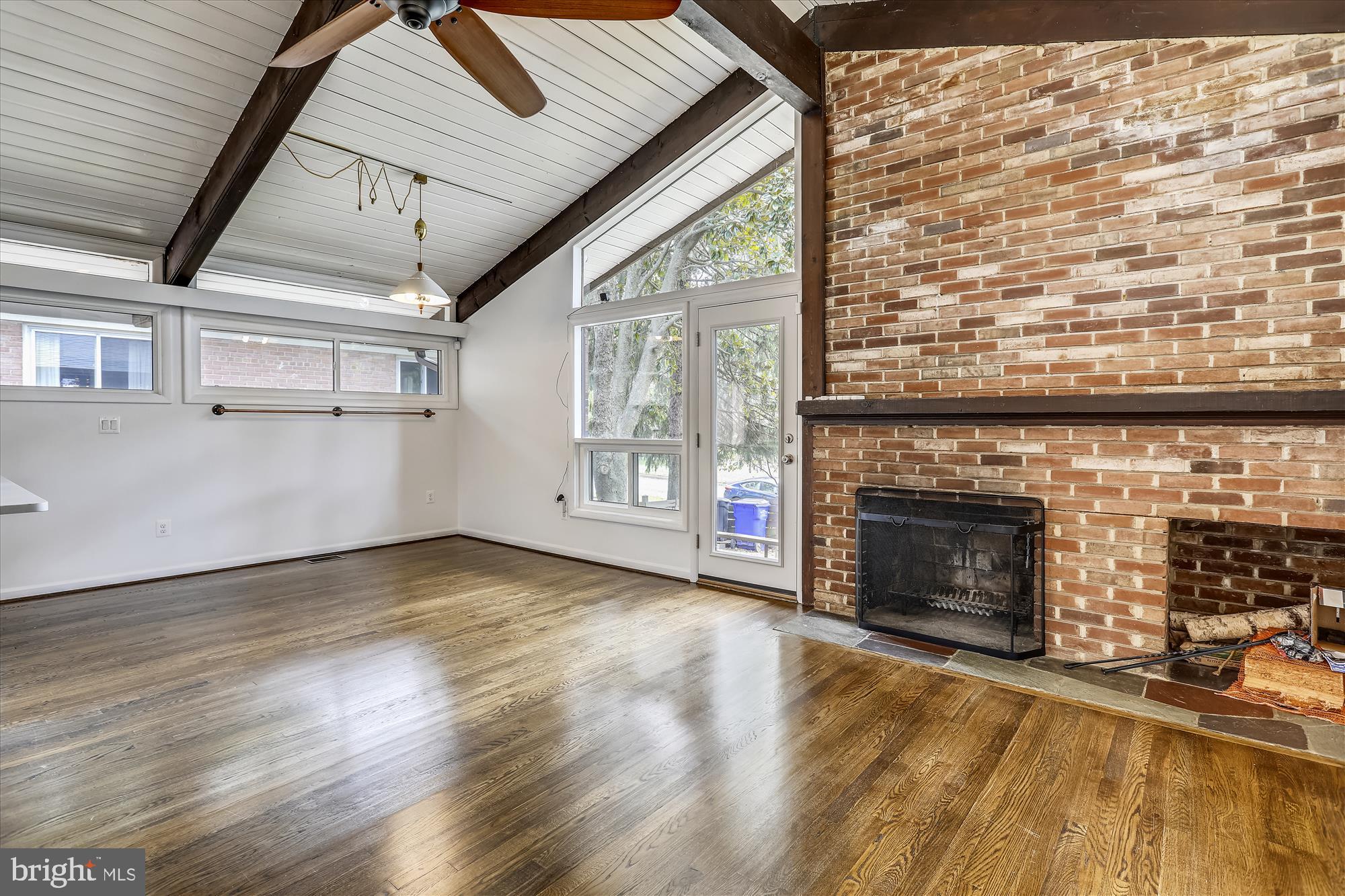 GREENWICH FOREST - Residential Lease