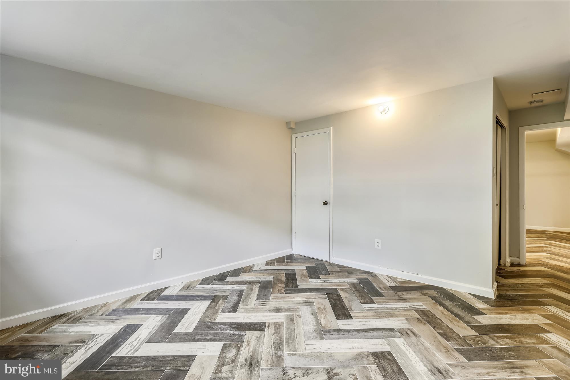 GREENWICH FOREST - Residential Lease