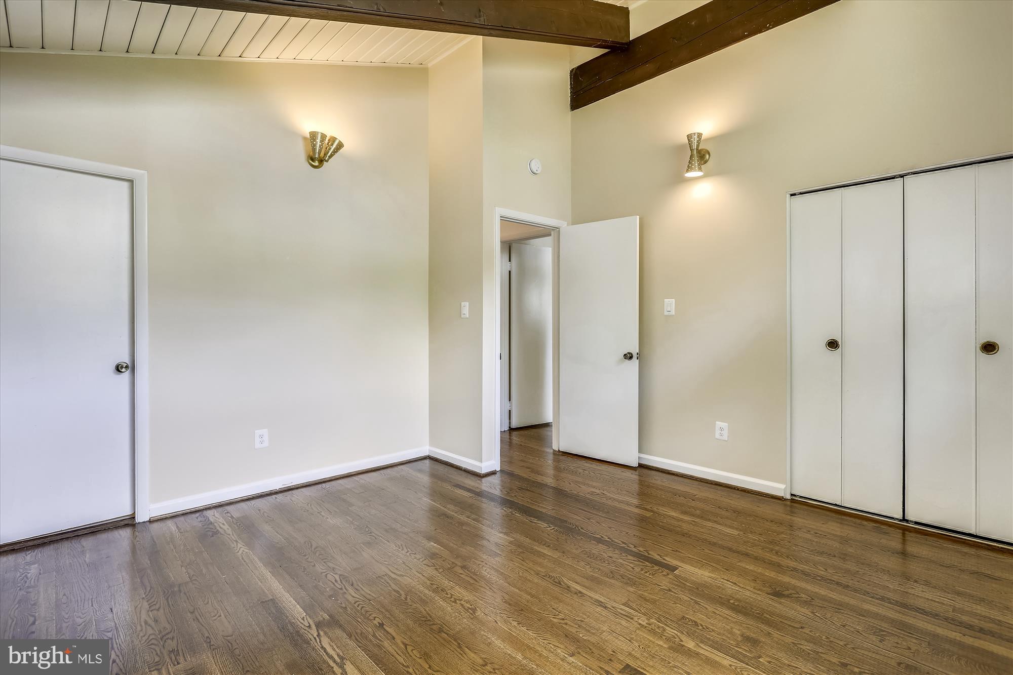 GREENWICH FOREST - Residential Lease