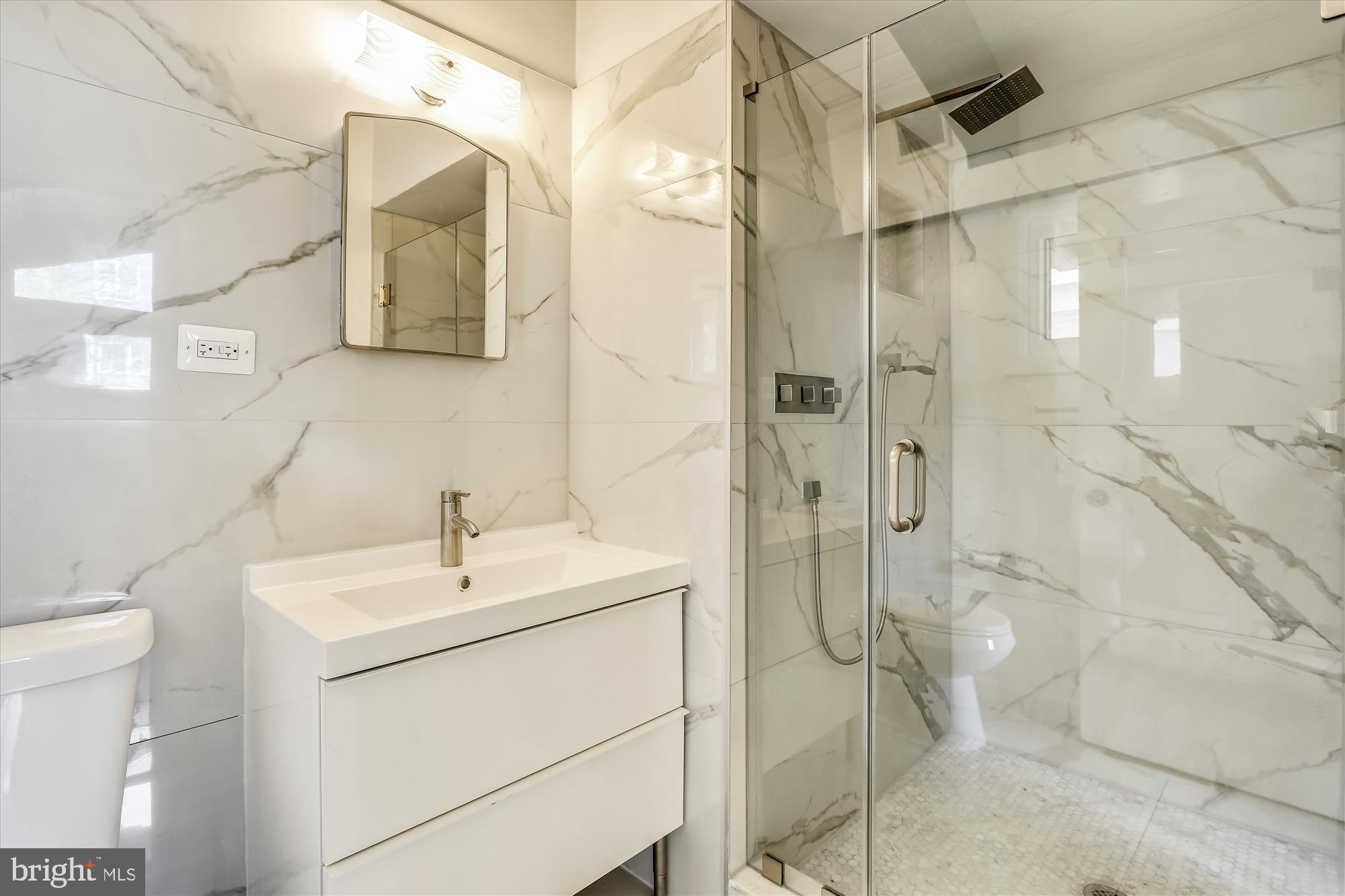 GREENWICH FOREST - Residential Lease