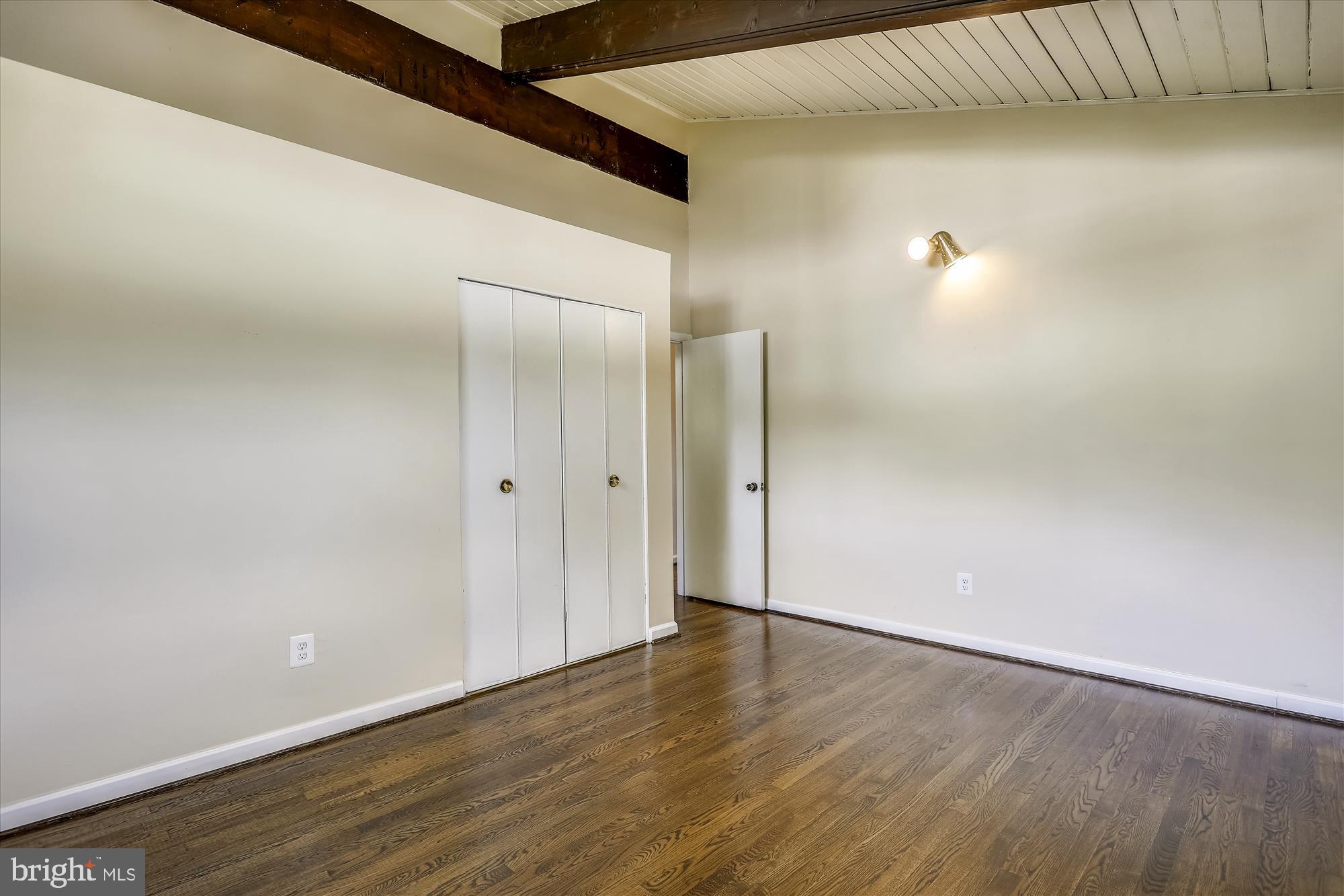 GREENWICH FOREST - Residential Lease