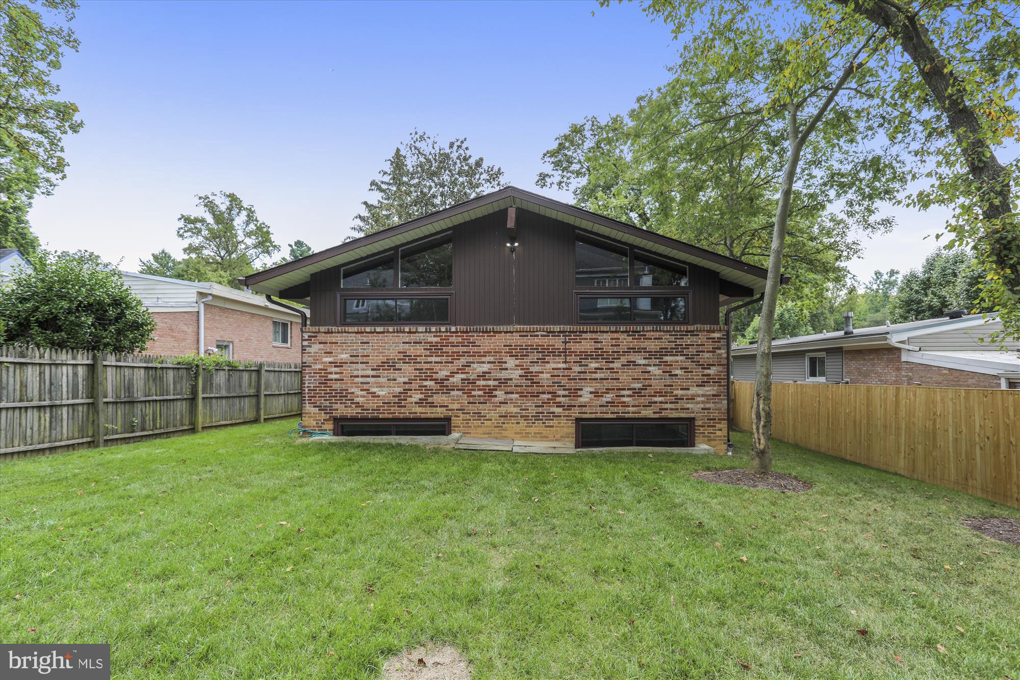 GREENWICH FOREST - Residential Lease