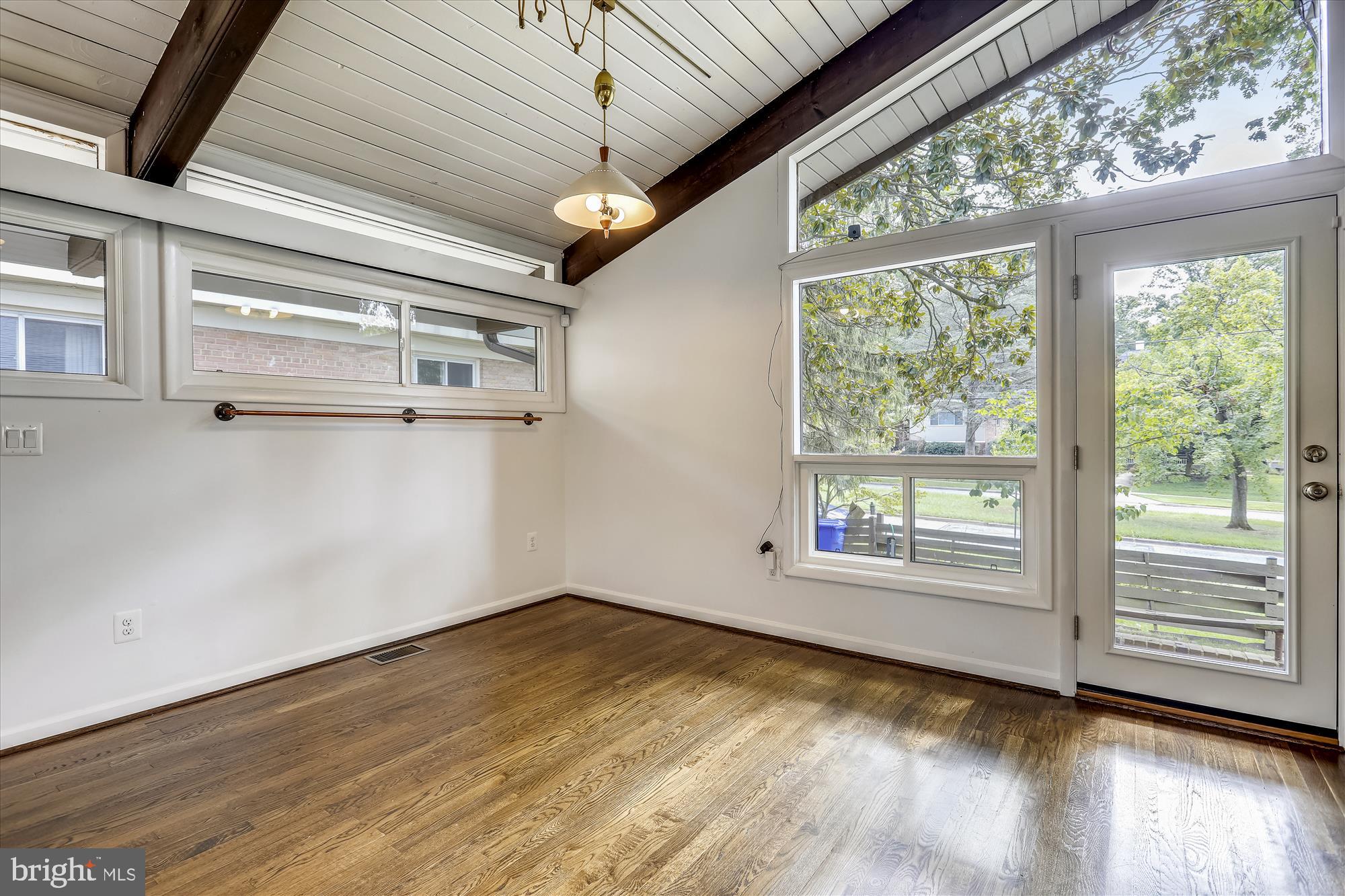 GREENWICH FOREST - Residential Lease