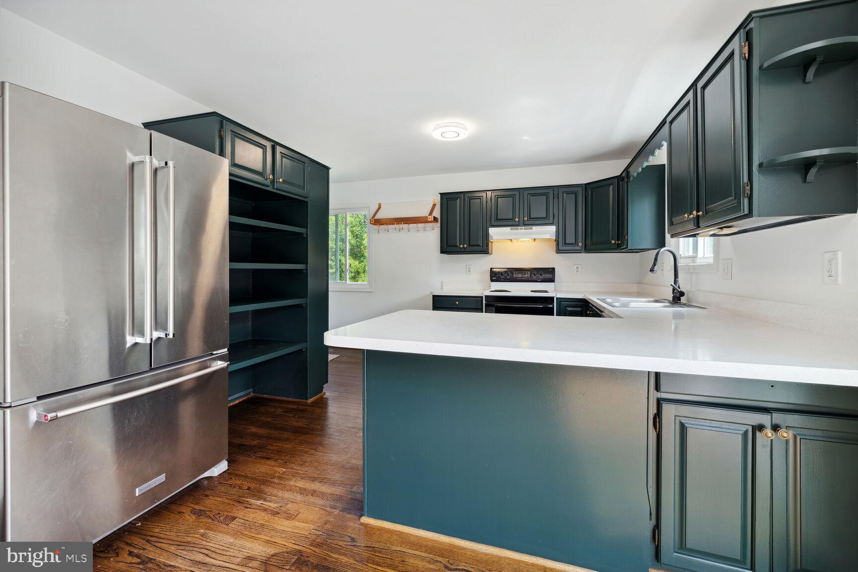 POOLESVILLE OUTSIDE - Residential