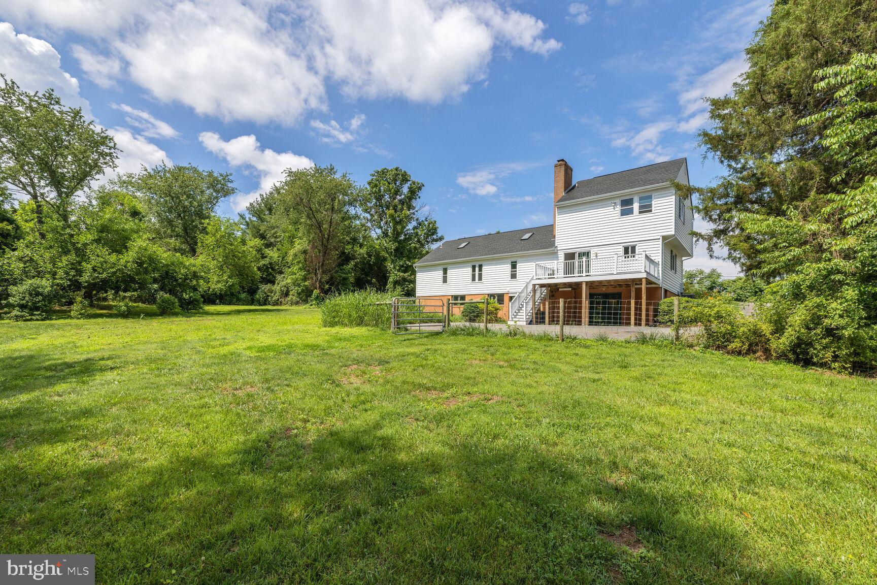POOLESVILLE OUTSIDE - Residential