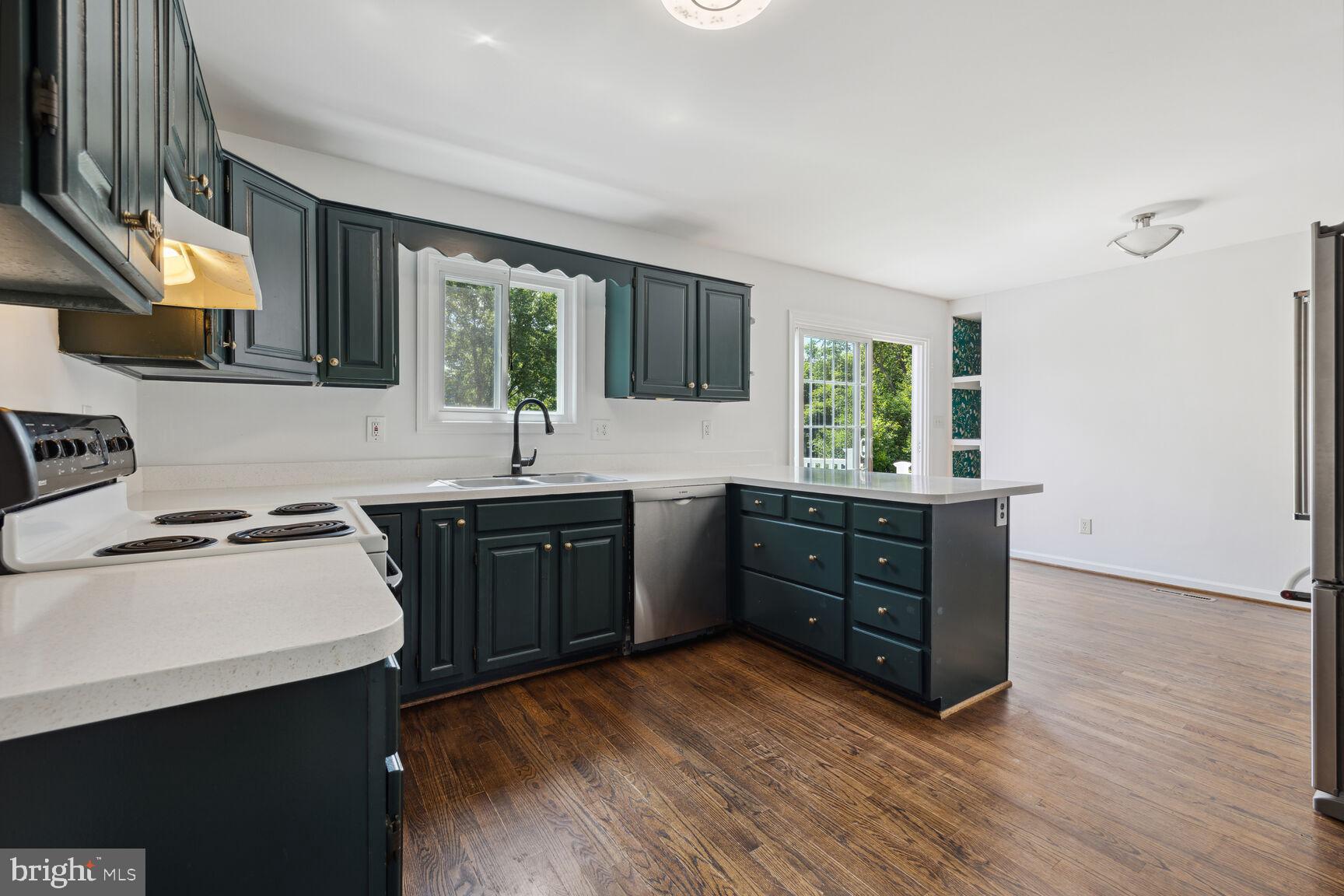 POOLESVILLE OUTSIDE - Residential