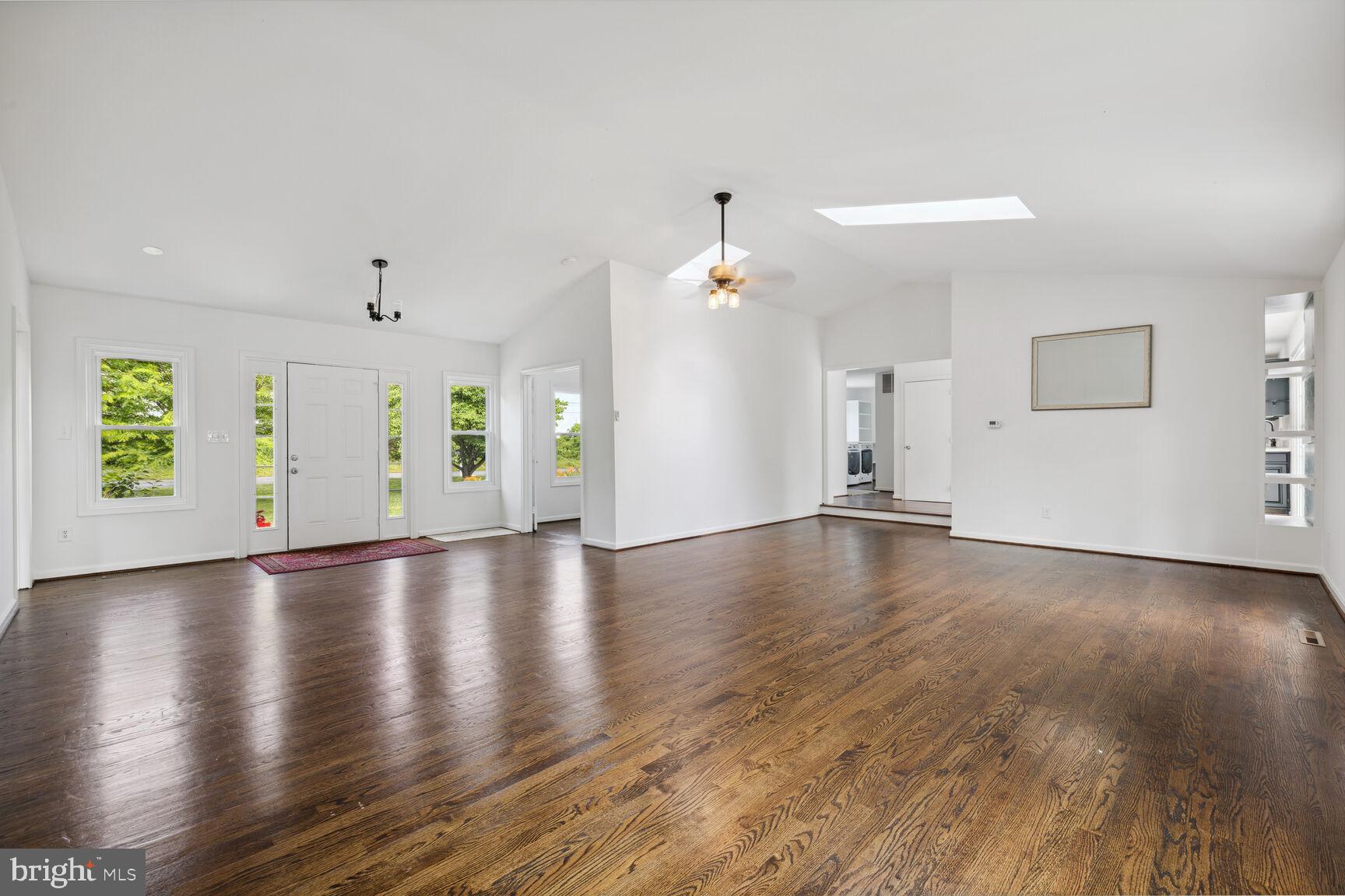 POOLESVILLE OUTSIDE - Residential