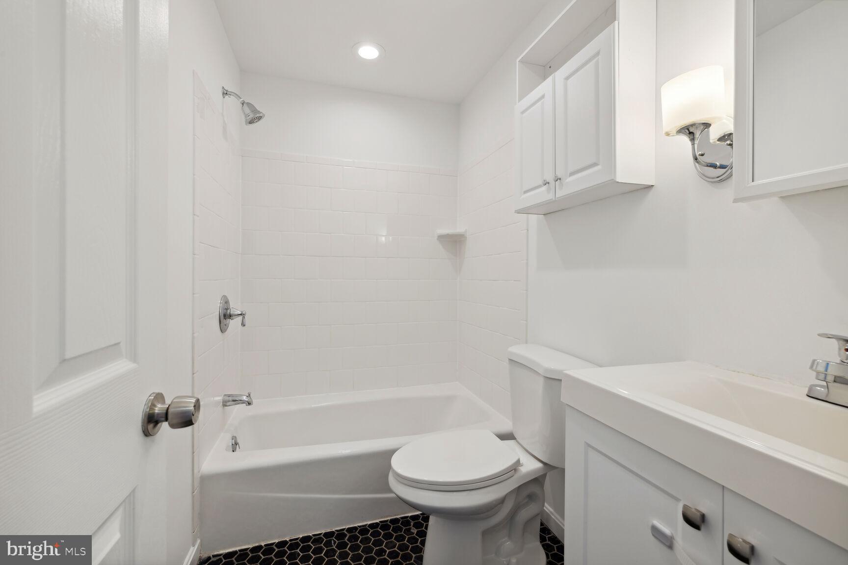 POOLESVILLE OUTSIDE - Residential