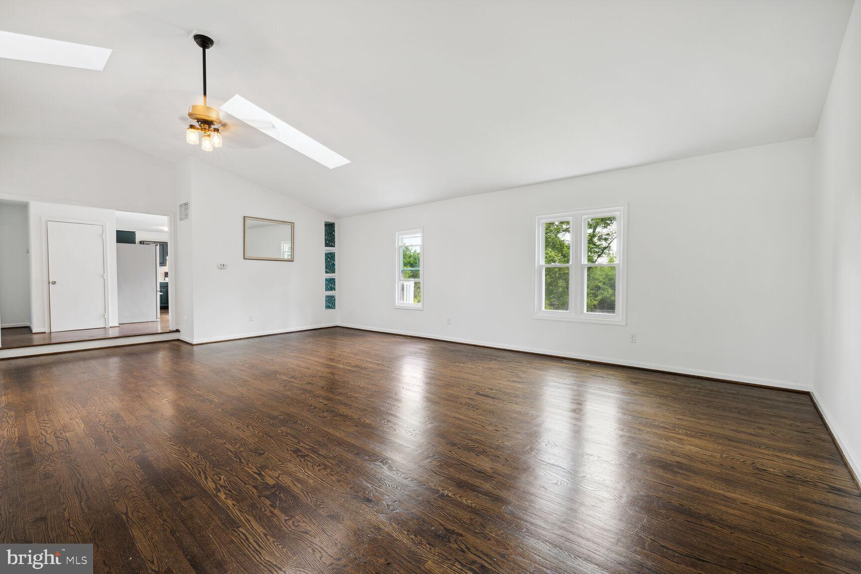 POOLESVILLE OUTSIDE - Residential