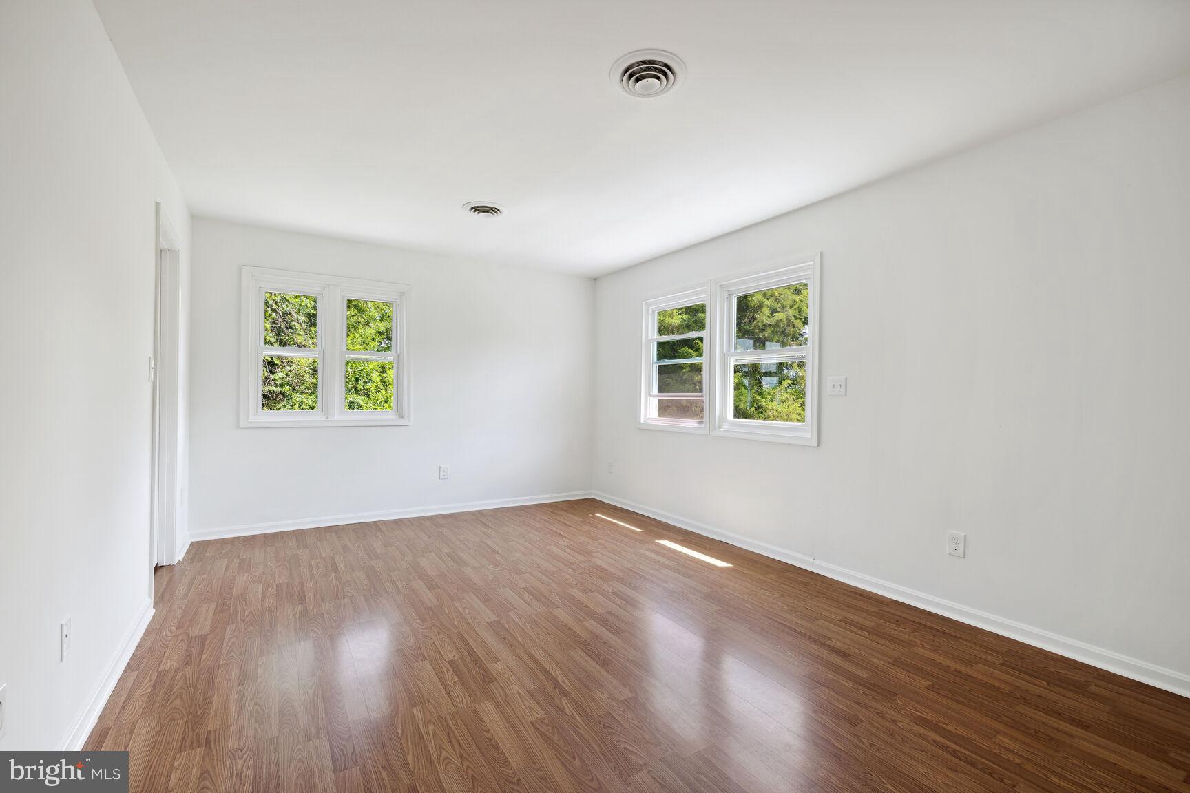 POOLESVILLE OUTSIDE - Residential