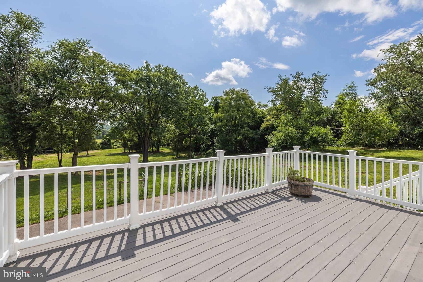 POOLESVILLE OUTSIDE - Residential