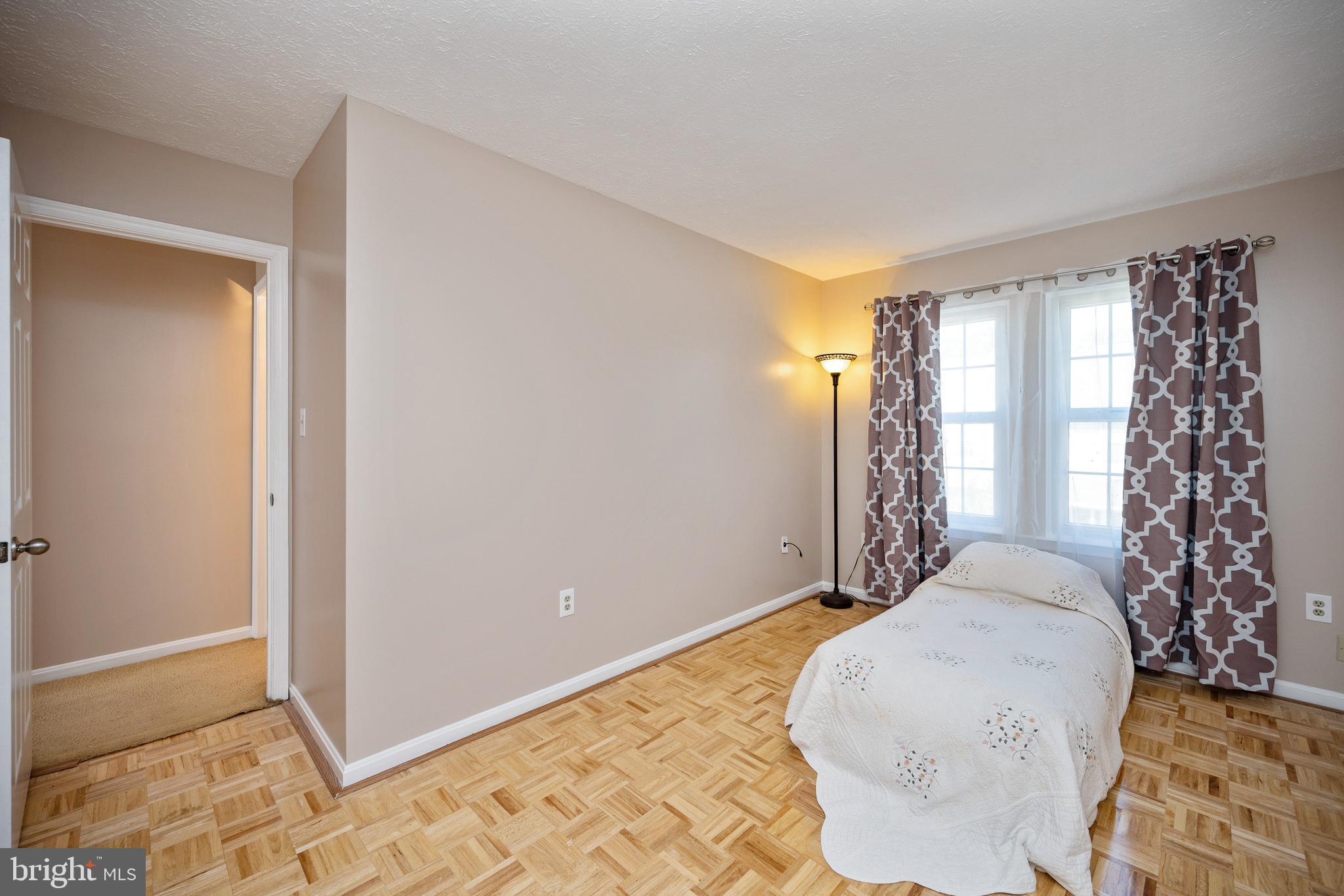 ST CHARLES HAMPSHIRE - Residential