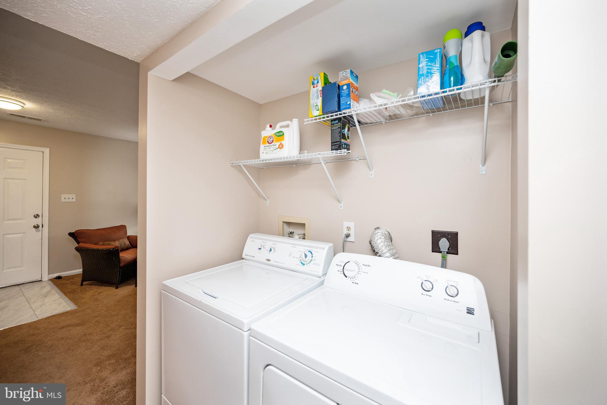 ST CHARLES HAMPSHIRE - Residential