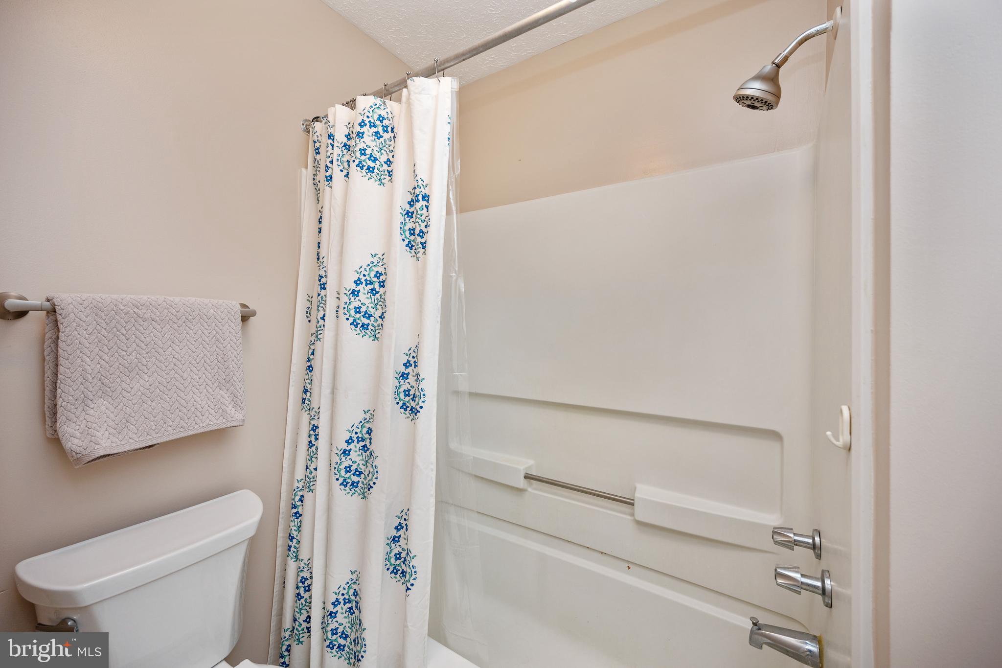 ST CHARLES HAMPSHIRE - Residential