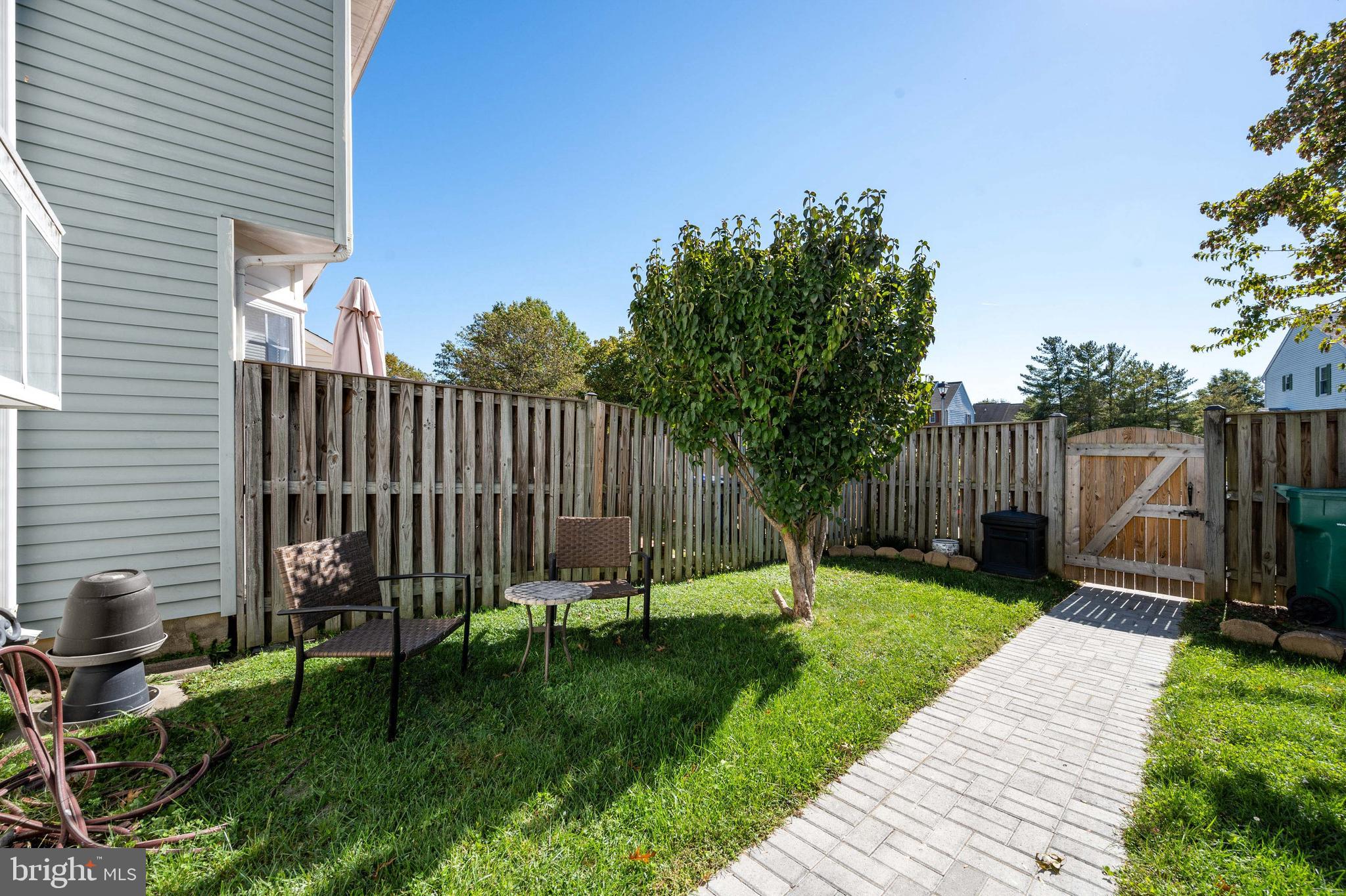 ST CHARLES HAMPSHIRE - Residential