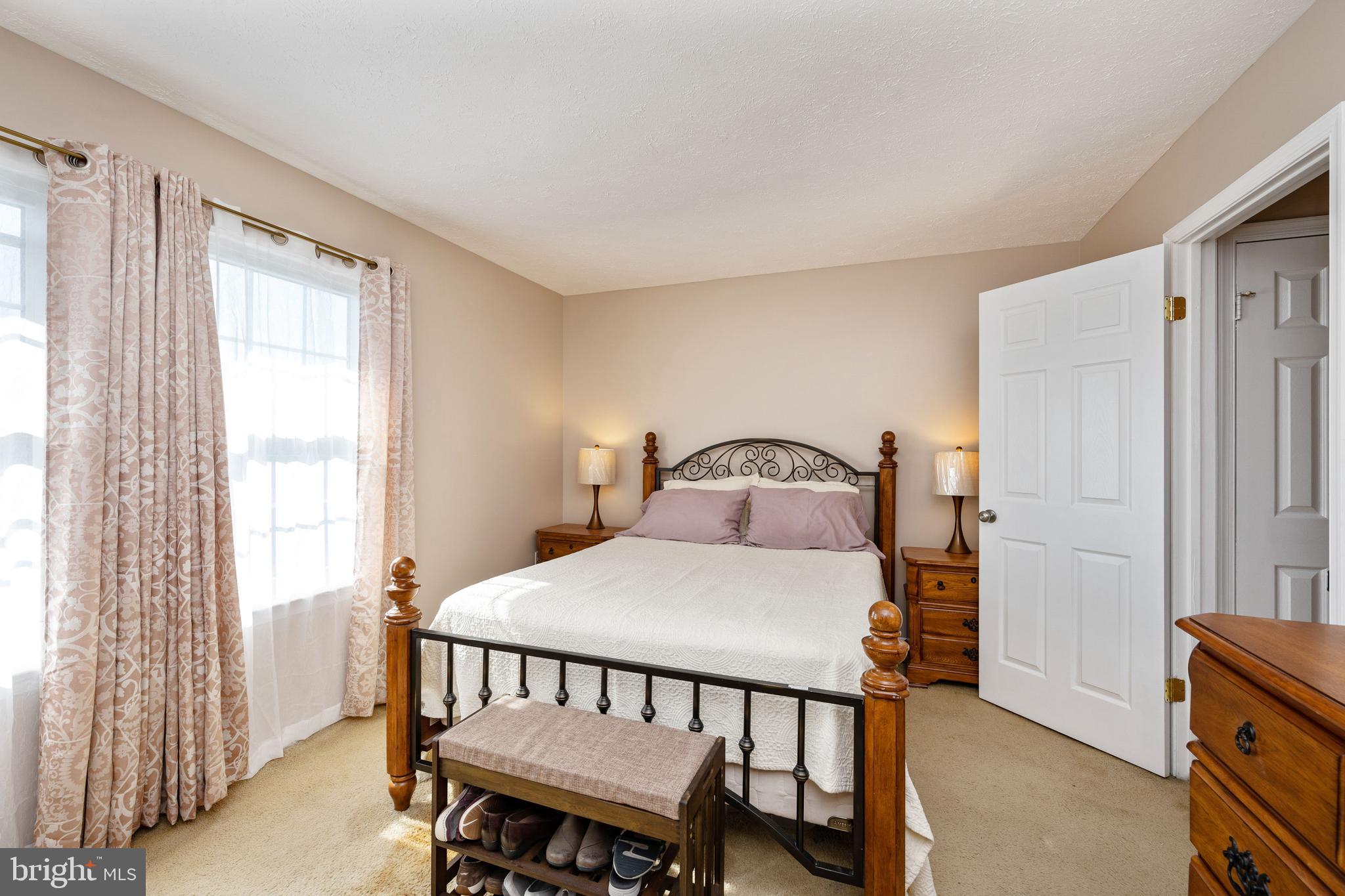 ST CHARLES HAMPSHIRE - Residential