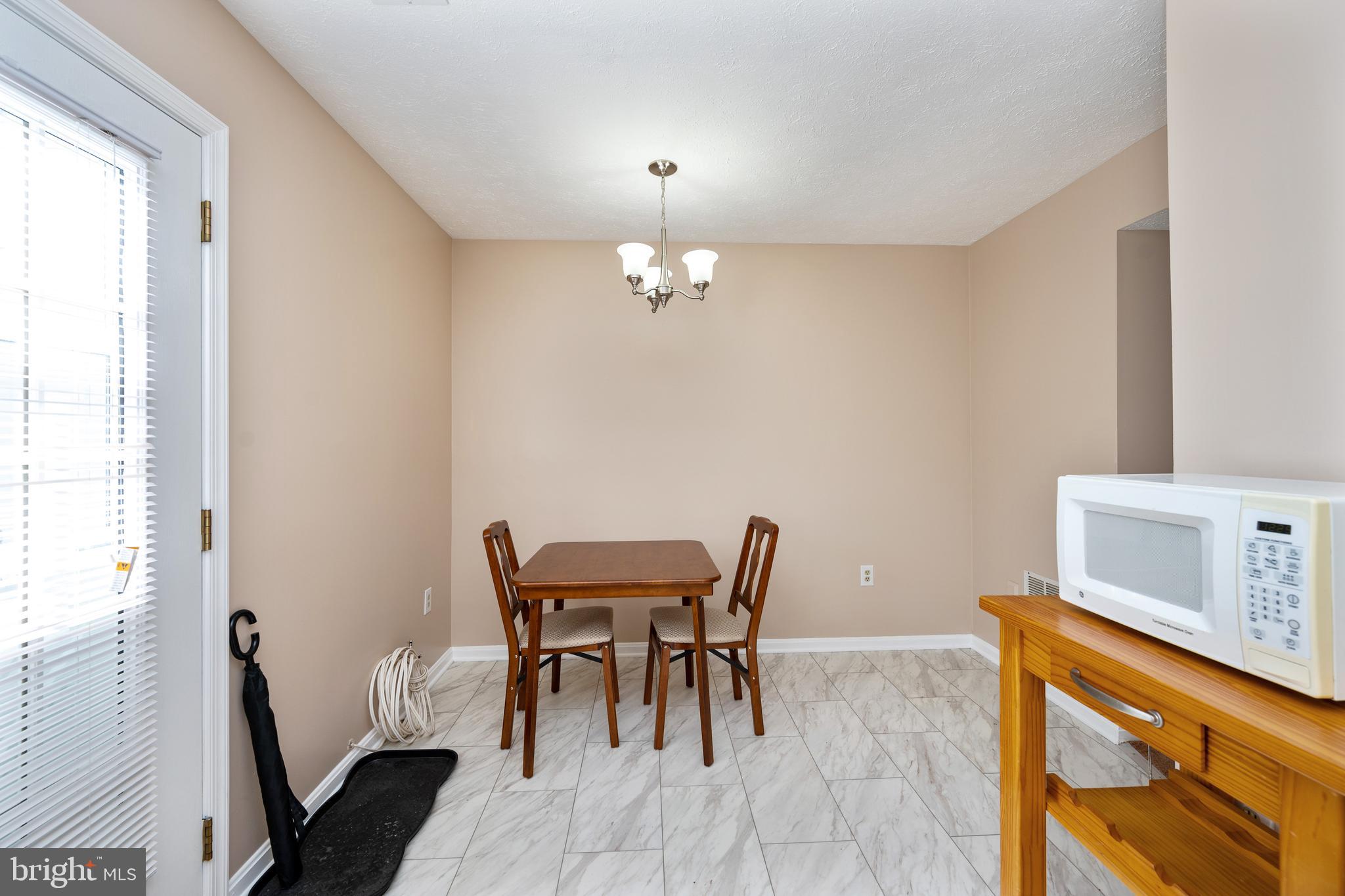 ST CHARLES HAMPSHIRE - Residential