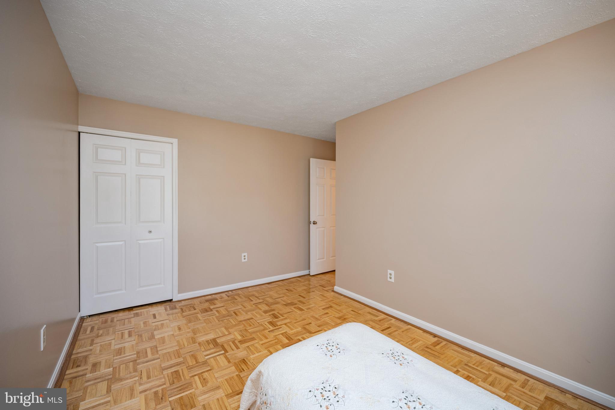 ST CHARLES HAMPSHIRE - Residential