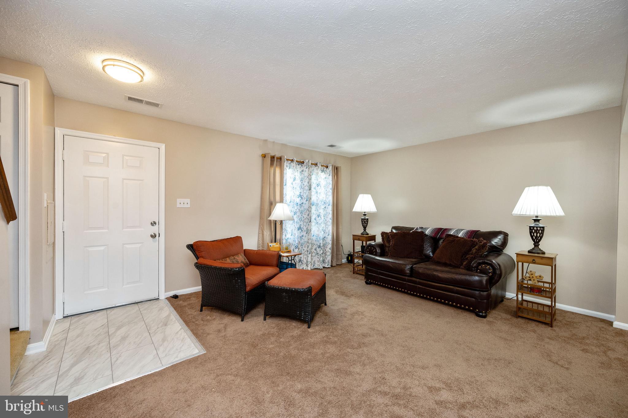 ST CHARLES HAMPSHIRE - Residential