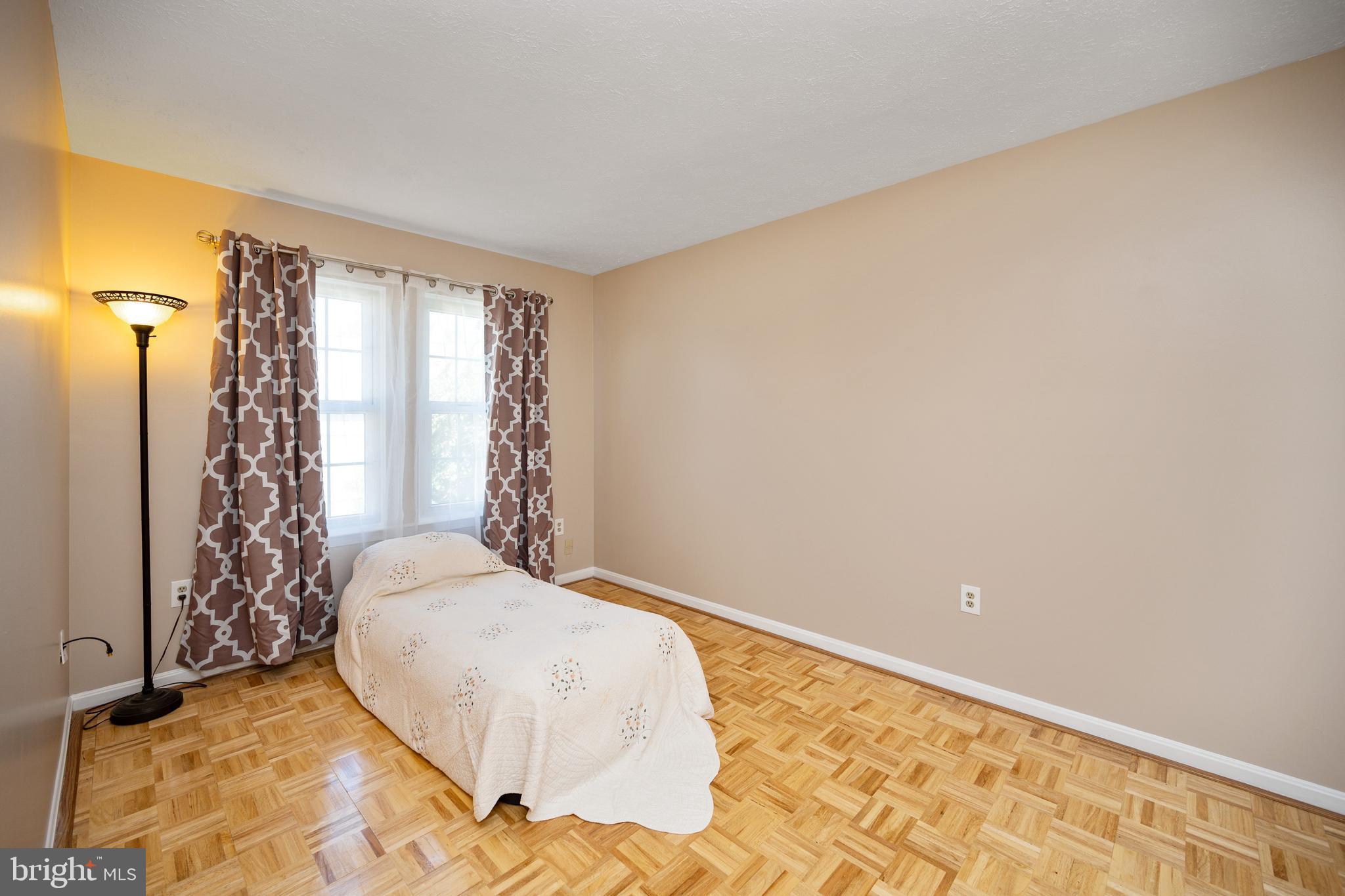 ST CHARLES HAMPSHIRE - Residential