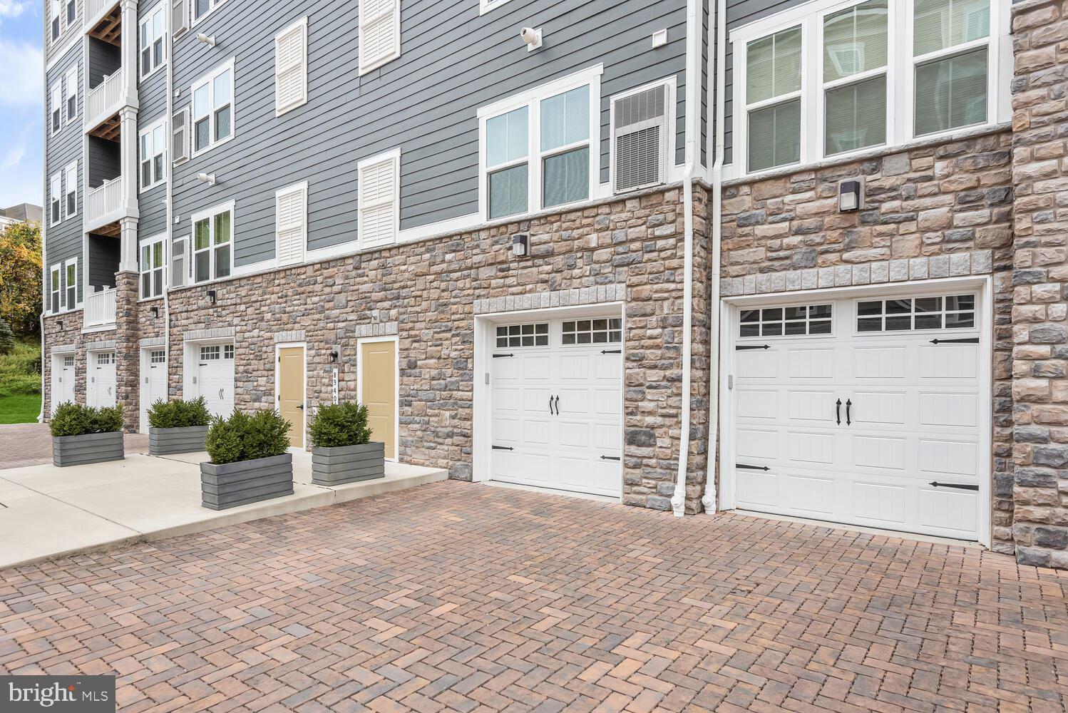 ELLICOTTS RETREAT - Residential