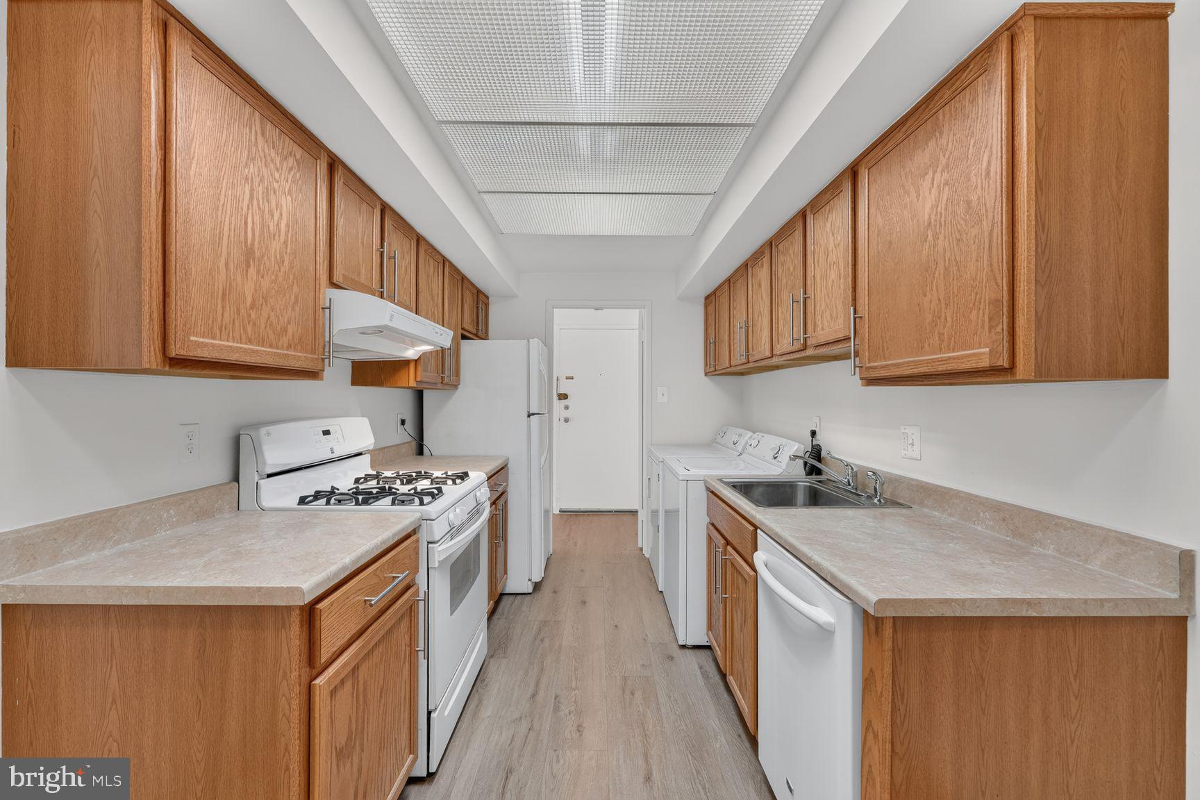 10251 PRINCE PLACE 32-106