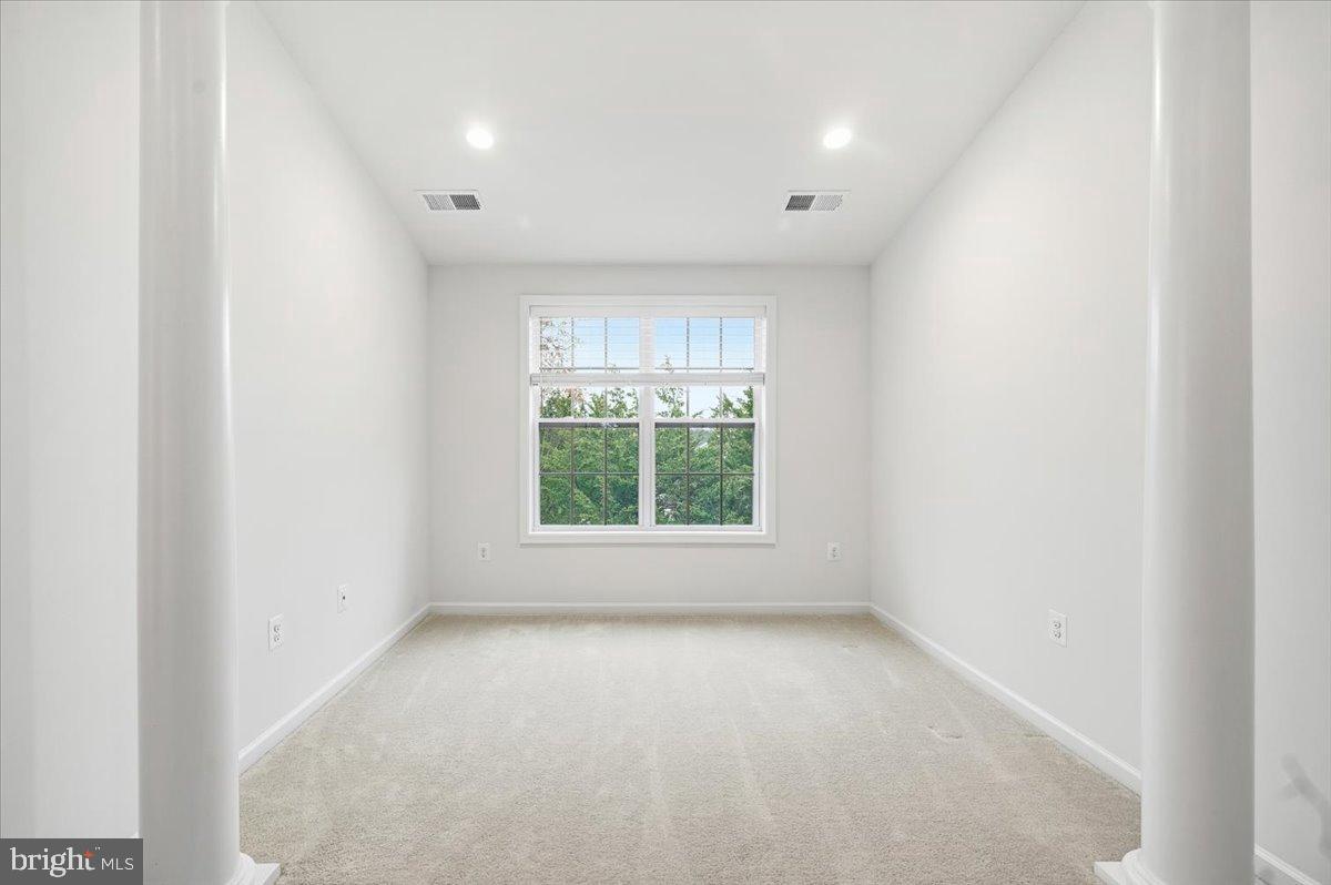 LOUDOUN VALLEY ESTATES 2 - Residential