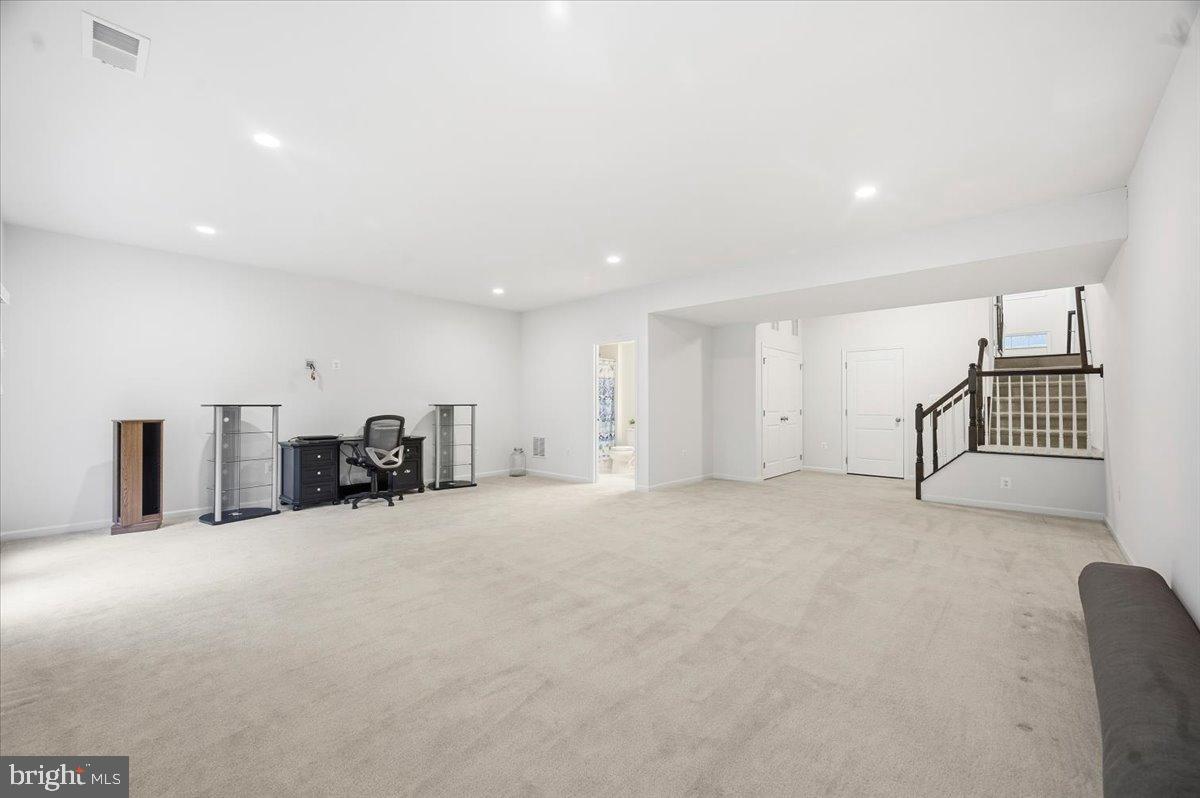 LOUDOUN VALLEY ESTATES 2 - Residential