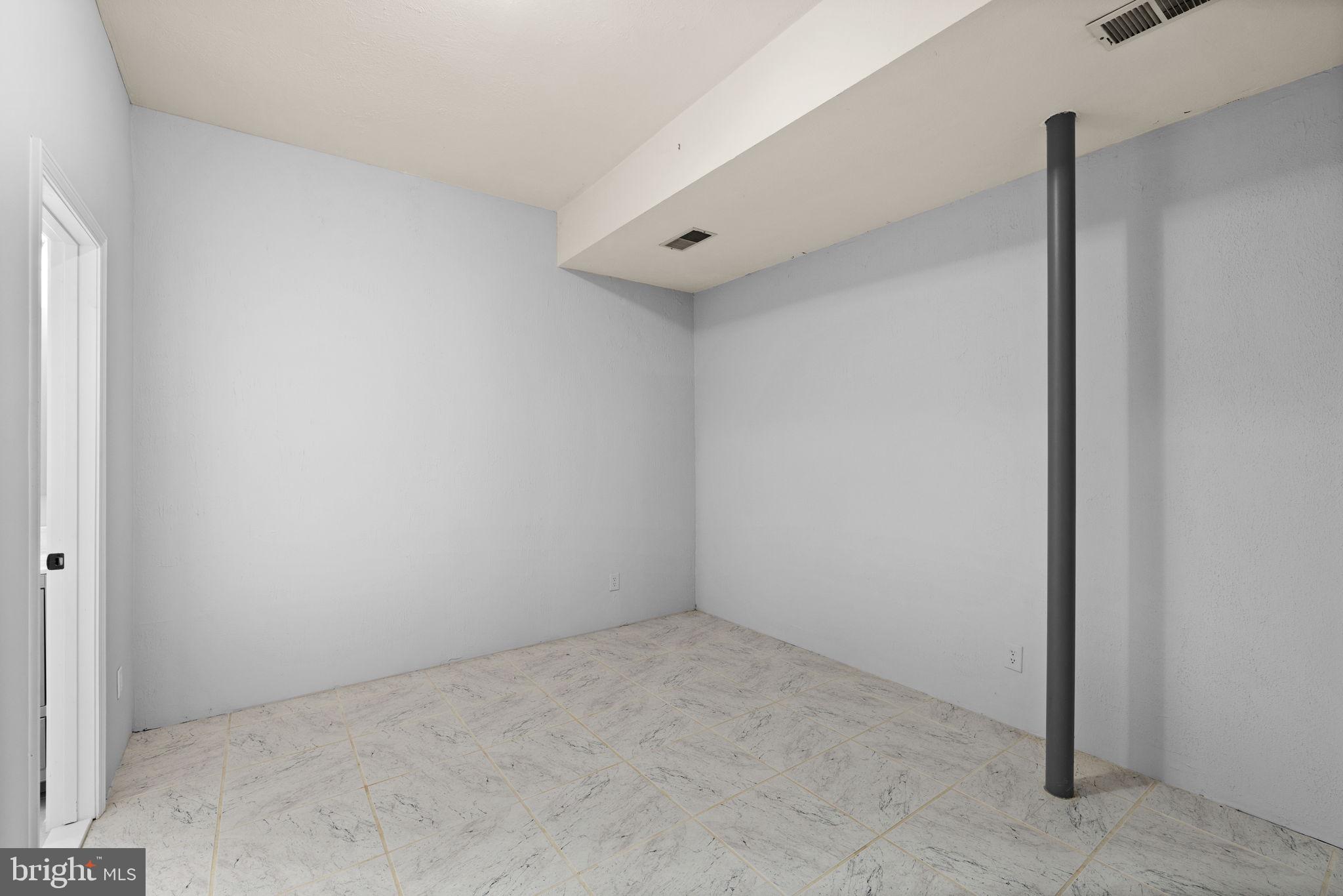 MONTCLAIR - Residential