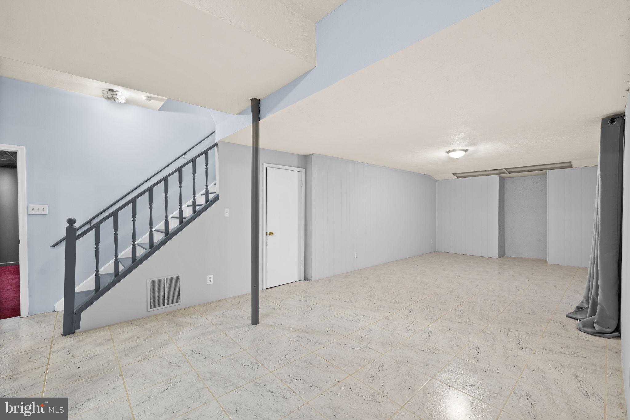 MONTCLAIR - Residential