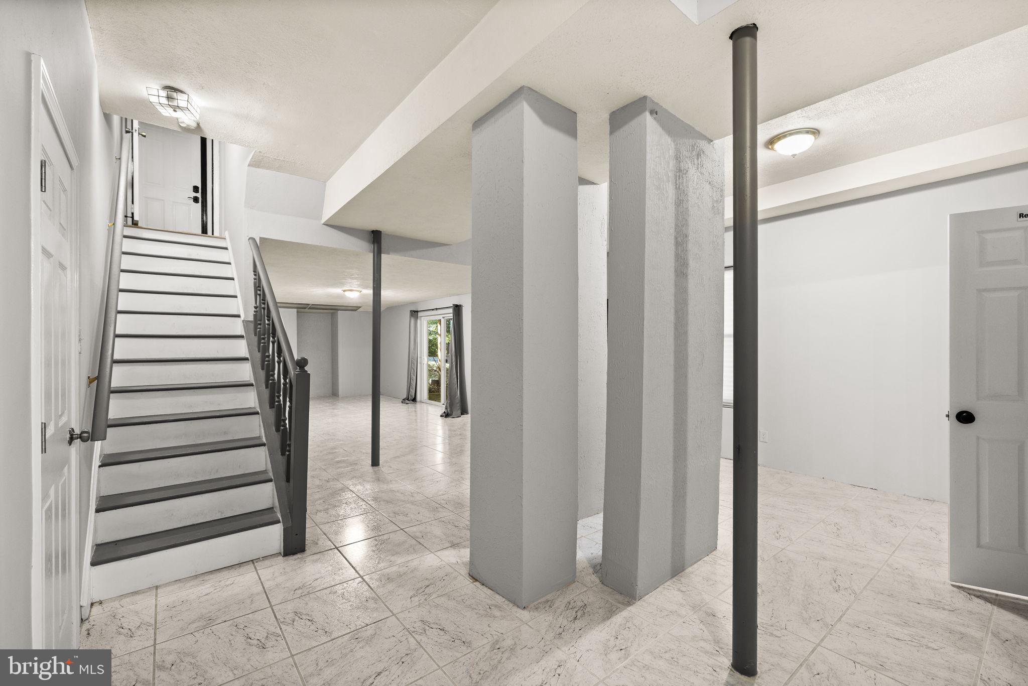 MONTCLAIR - Residential