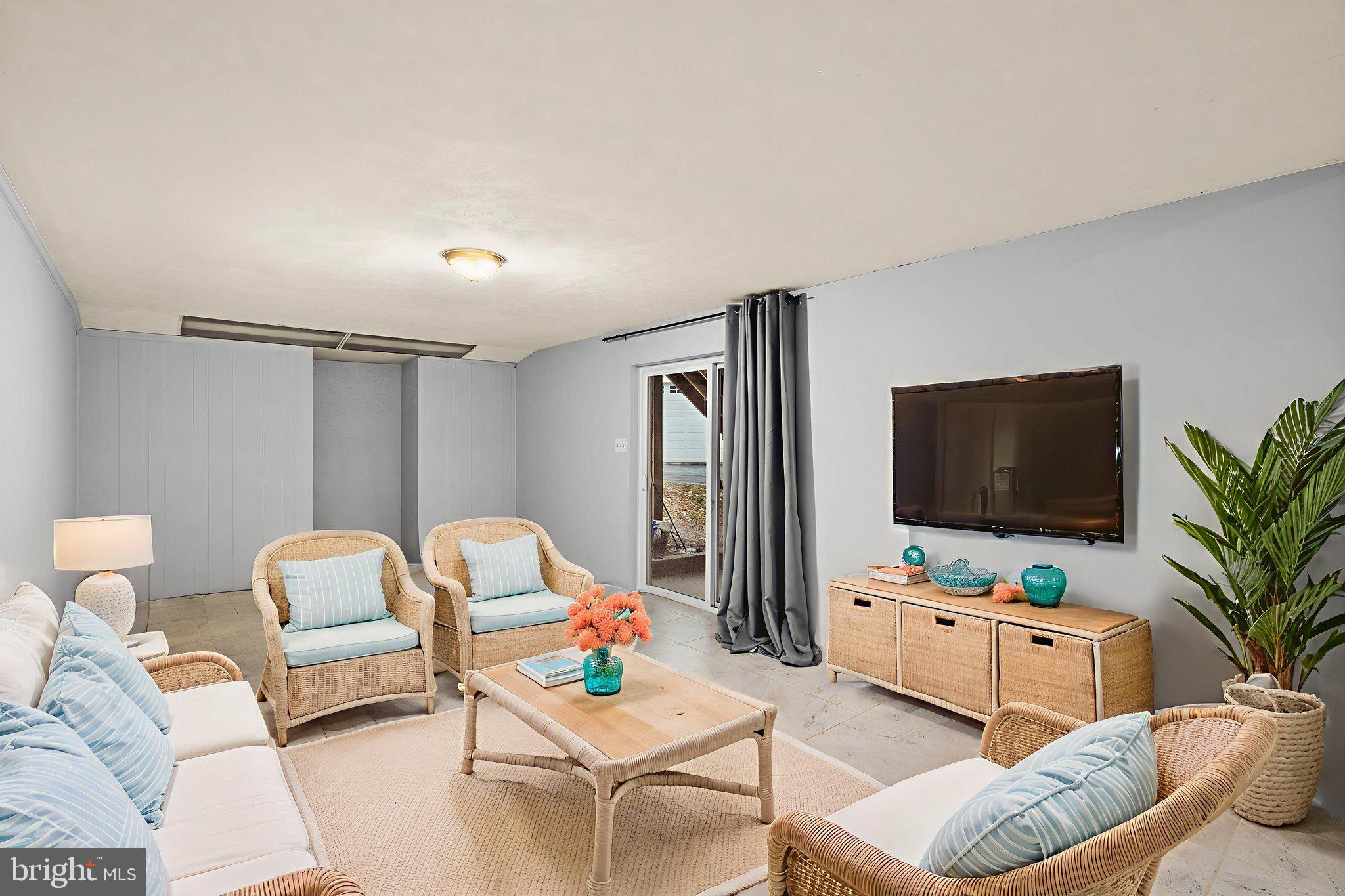 MONTCLAIR - Residential