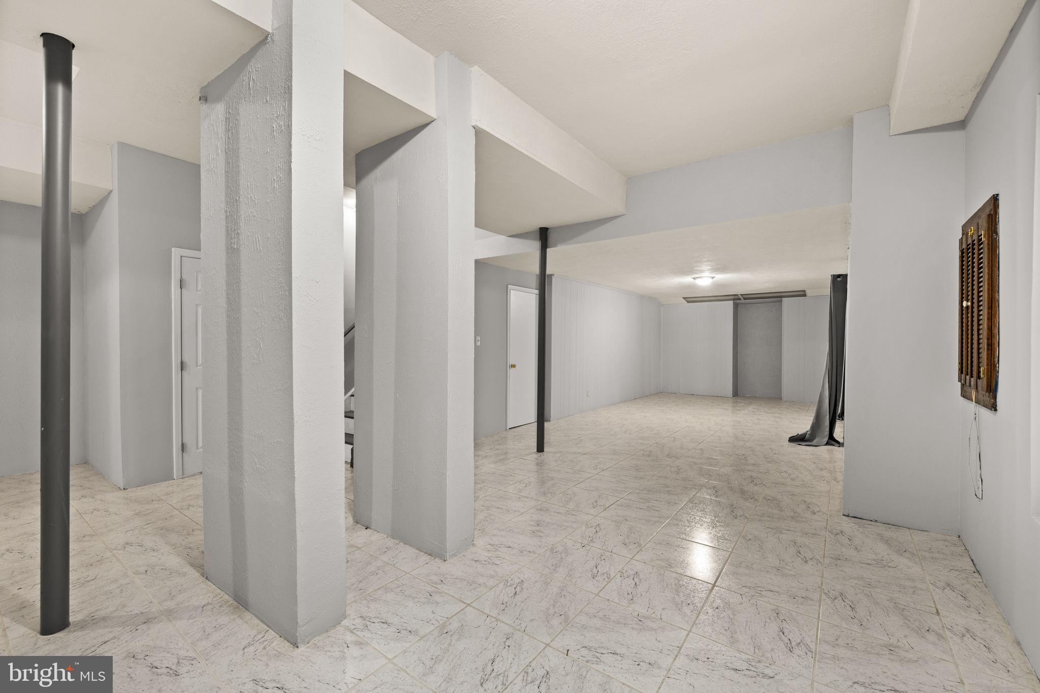 MONTCLAIR - Residential