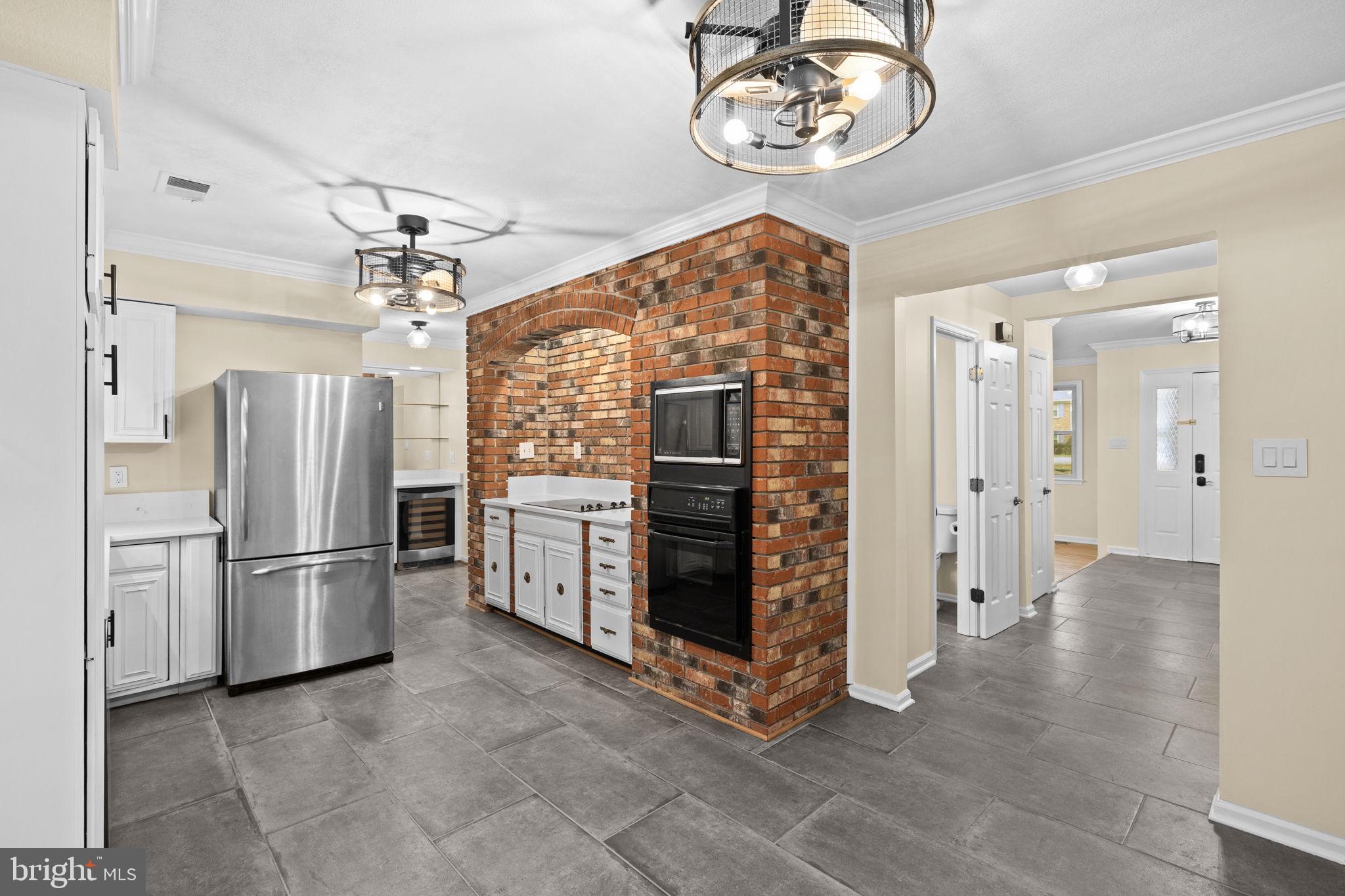 MONTCLAIR - Residential