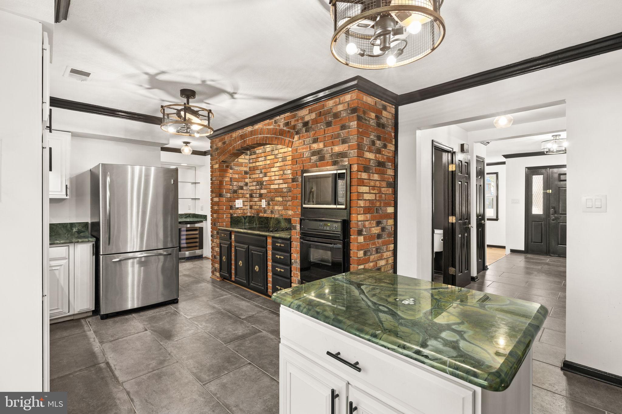 MONTCLAIR - Residential