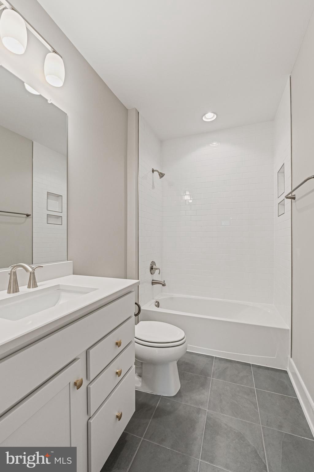 DUNN LORING WOODS - Residential