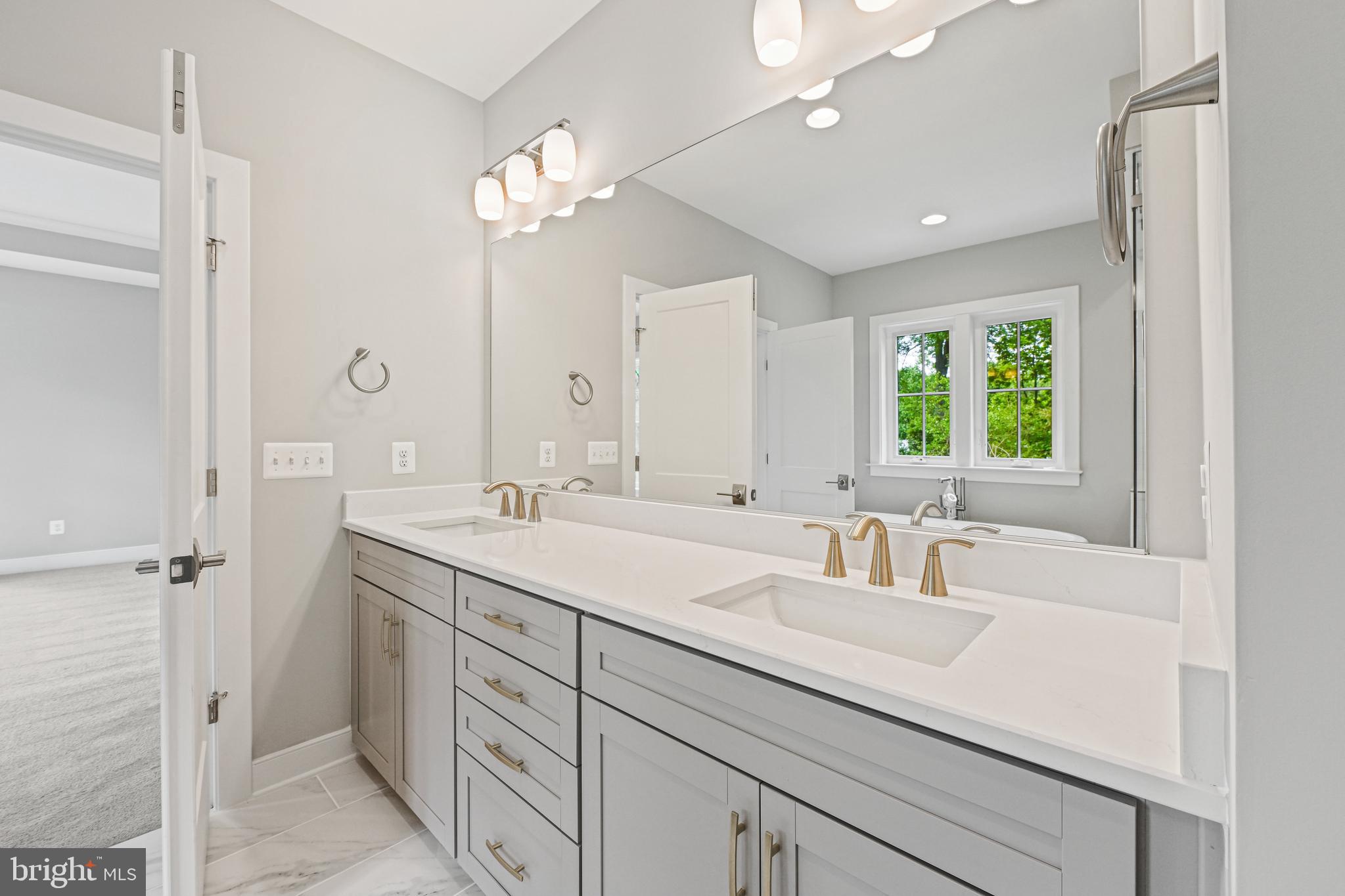 DUNN LORING WOODS - Residential