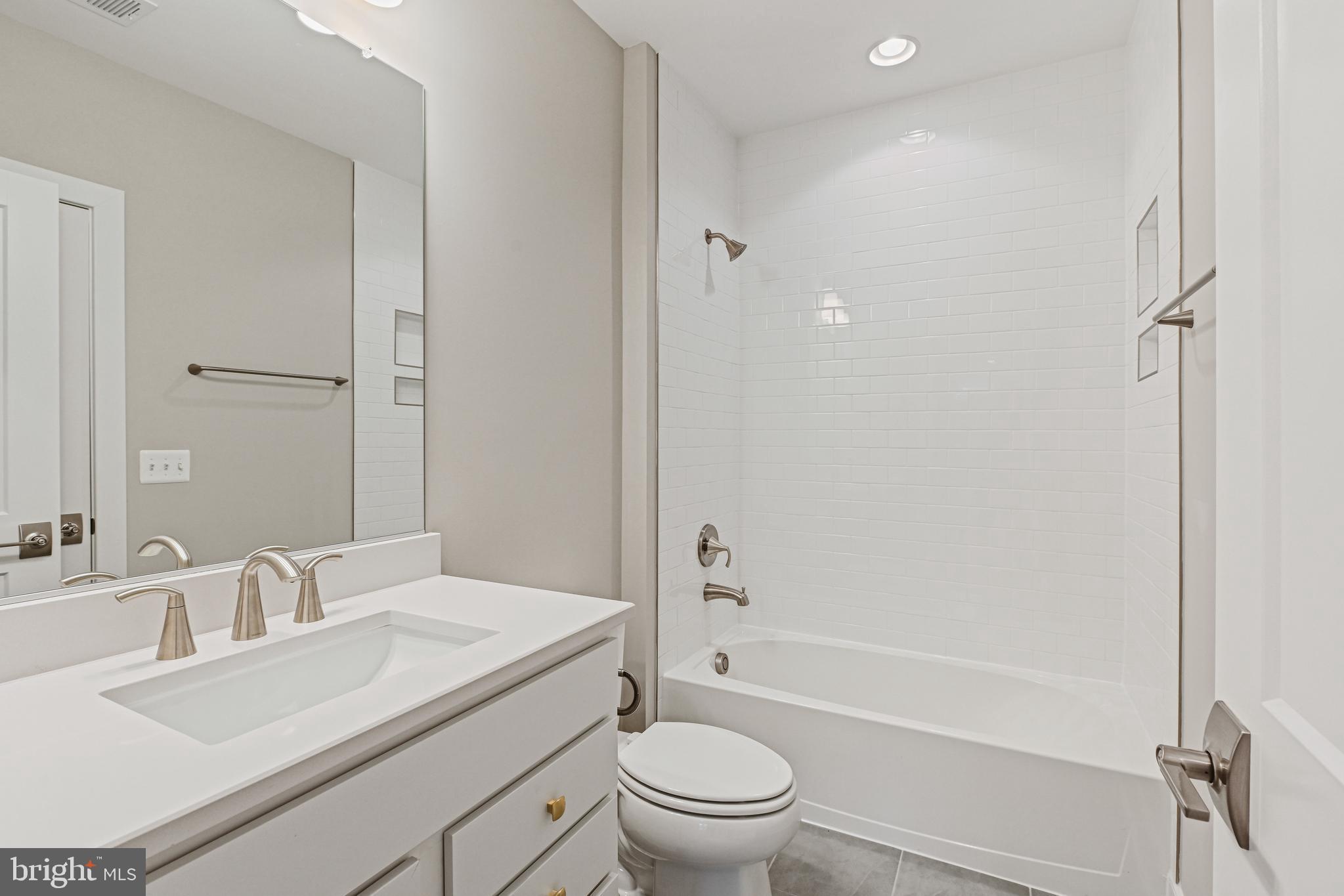 DUNN LORING WOODS - Residential