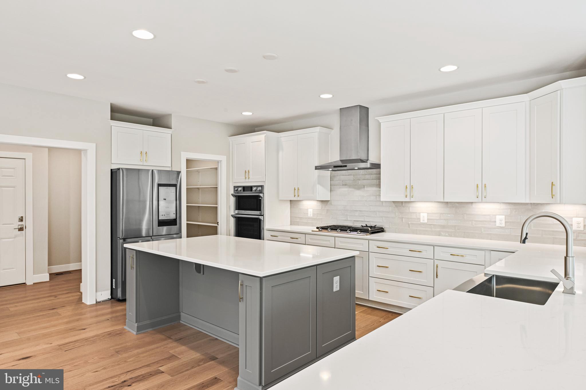 DUNN LORING WOODS - Residential