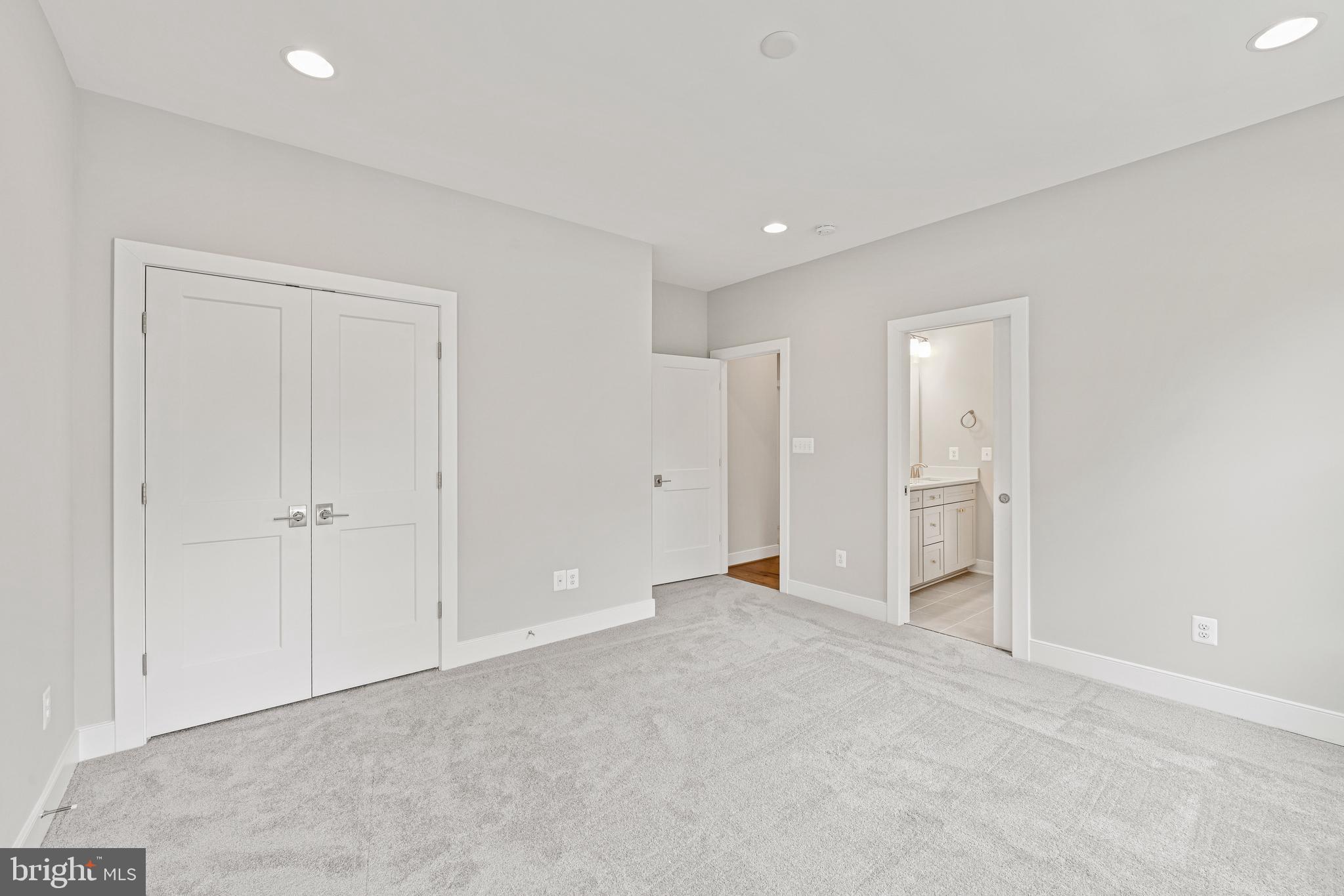 DUNN LORING WOODS - Residential