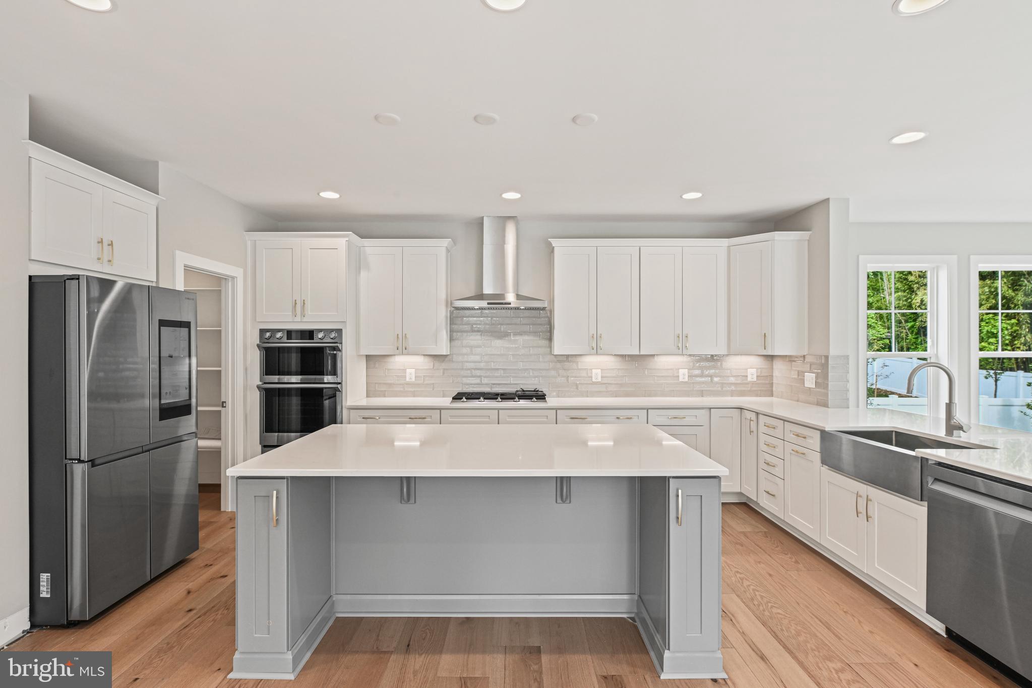 DUNN LORING WOODS - Residential