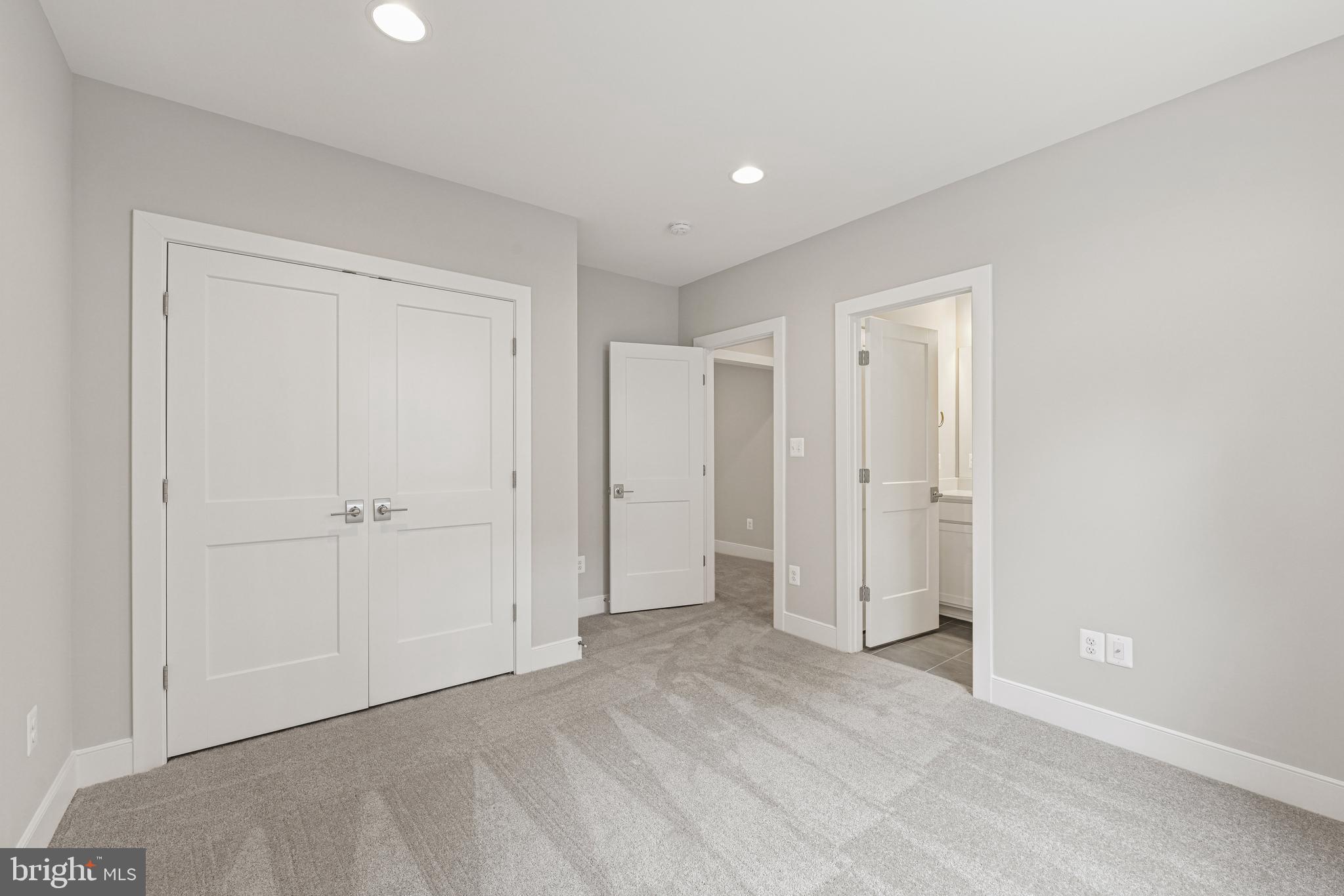 DUNN LORING WOODS - Residential