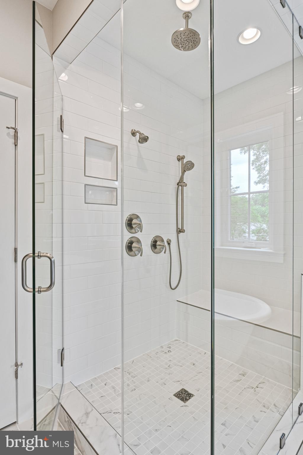 DUNN LORING WOODS - Residential